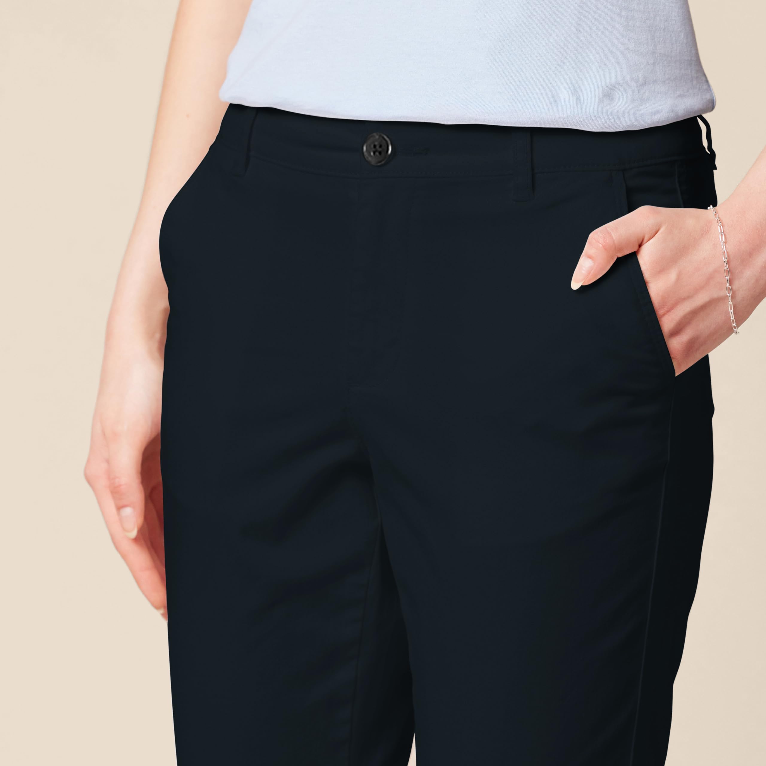 Amazon Essentials Pantalones Caqui Elásticos, de Tiro Medio y Corte Ajustado con Pernera Cónica (Disponibles en Tallas Grandes) Mujer