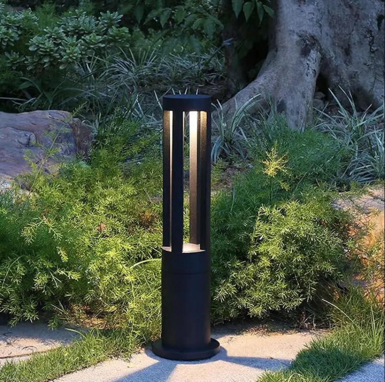 Lampione LED palo da giardino 15W decorazione luminosa 1500 lumen per viali sentieri nero a luce calda impermeabile IP65 lampioncino moderno casa ristorante hotel esterni negozi (60 CM ALTEZZA)