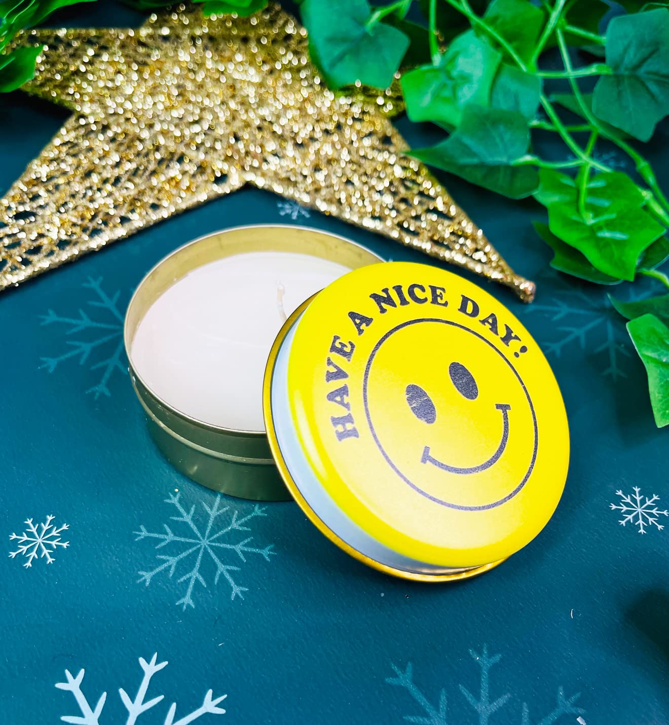 giftmoda İyi Günler Dilerim Tasarımlı Kokulu Teneke Mum Ürünü sitede gör (Beyaz)