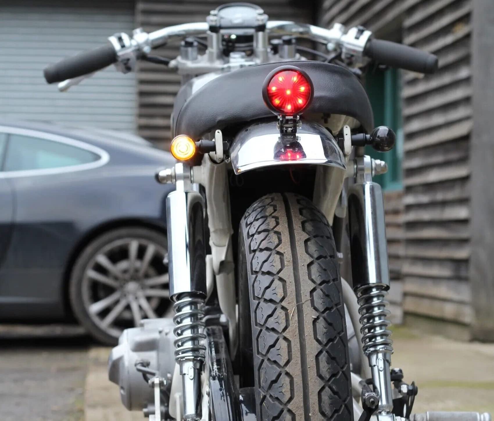 Motocykl LED tylne światło hamowania tylne do retro vintage niestandardowy projekt - matowy czarny