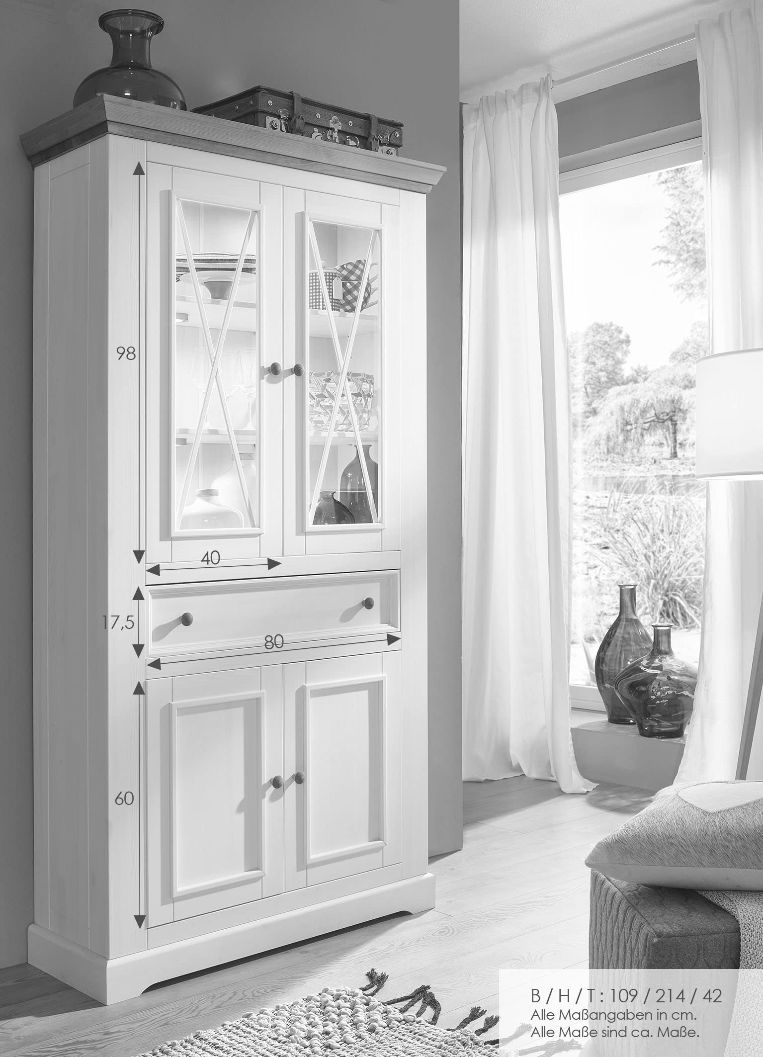 Woodroom Vitrine Oslo in Kiefer massiv weiß (BxHxT 109x214x42 cm) Standvitrine, Glasvitrine