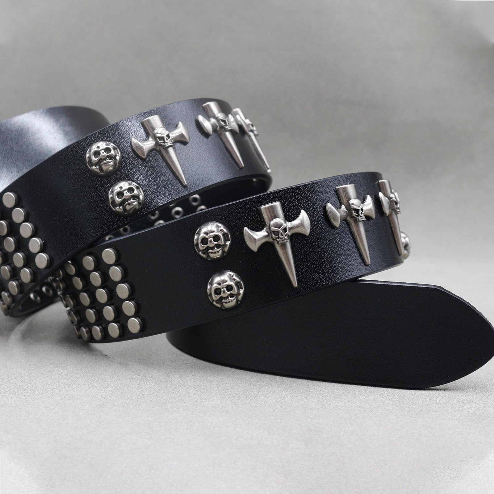 Punk-Style Gürtel mit Kreuz und Nieten-Totenkopf - Echtleder Gürtel für Herren, Vielseitiges Totenkopf-Nietengürtel, Passt zu Jeder Outfit-Kombination(105cm/41, Black)