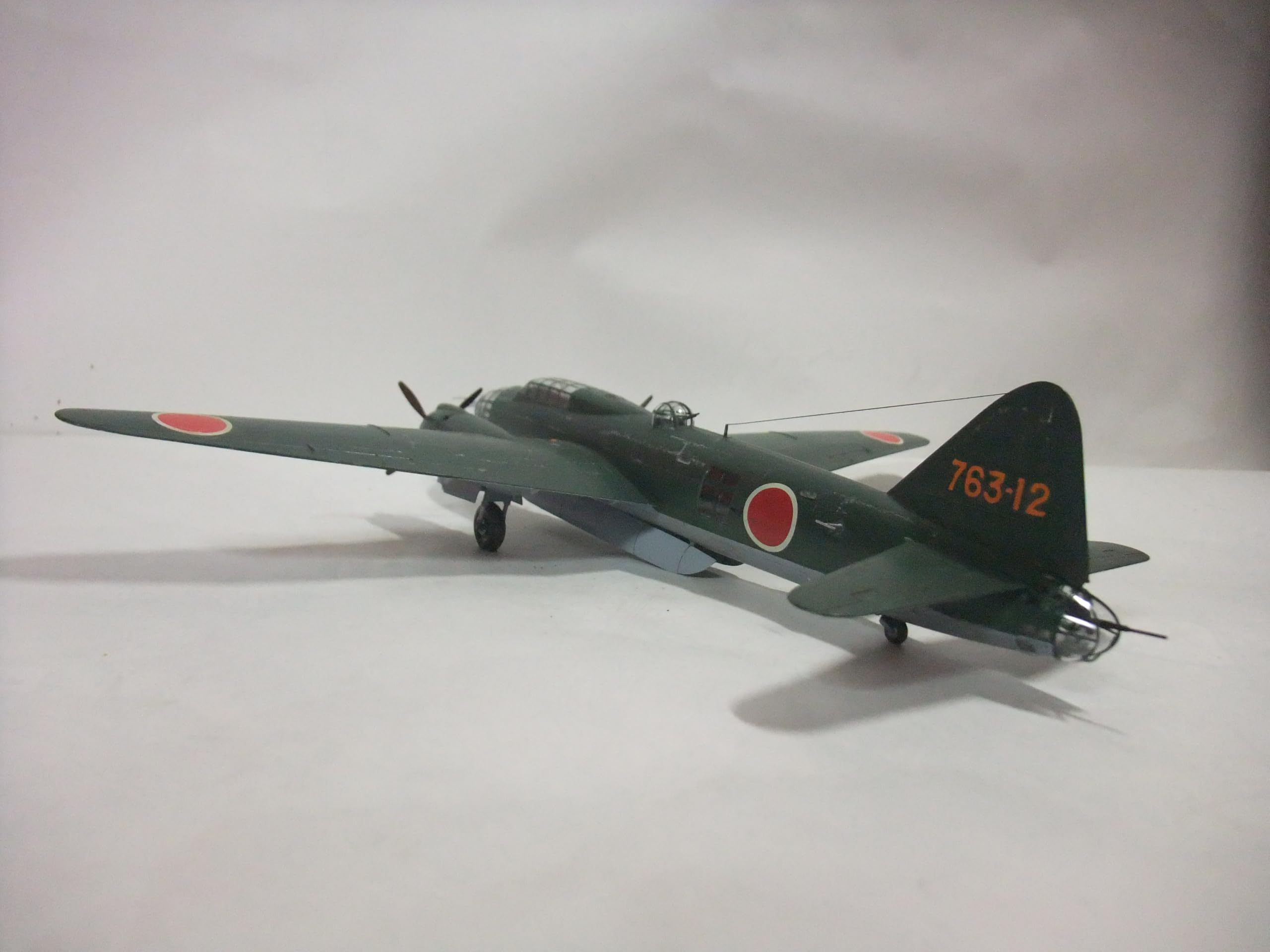 Amazon | 完成品 日本海軍一式陸上攻撃機【魚雷搭載型】72分の1