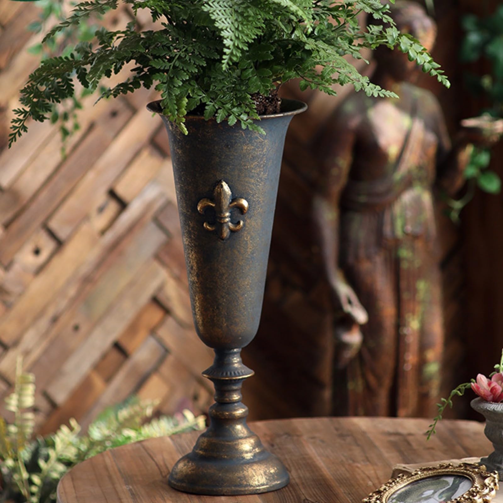 Qianly Vase en Métal Piédestal Décoratif Finition Antique, Vase sur Piédestal, pr lon, Style A
