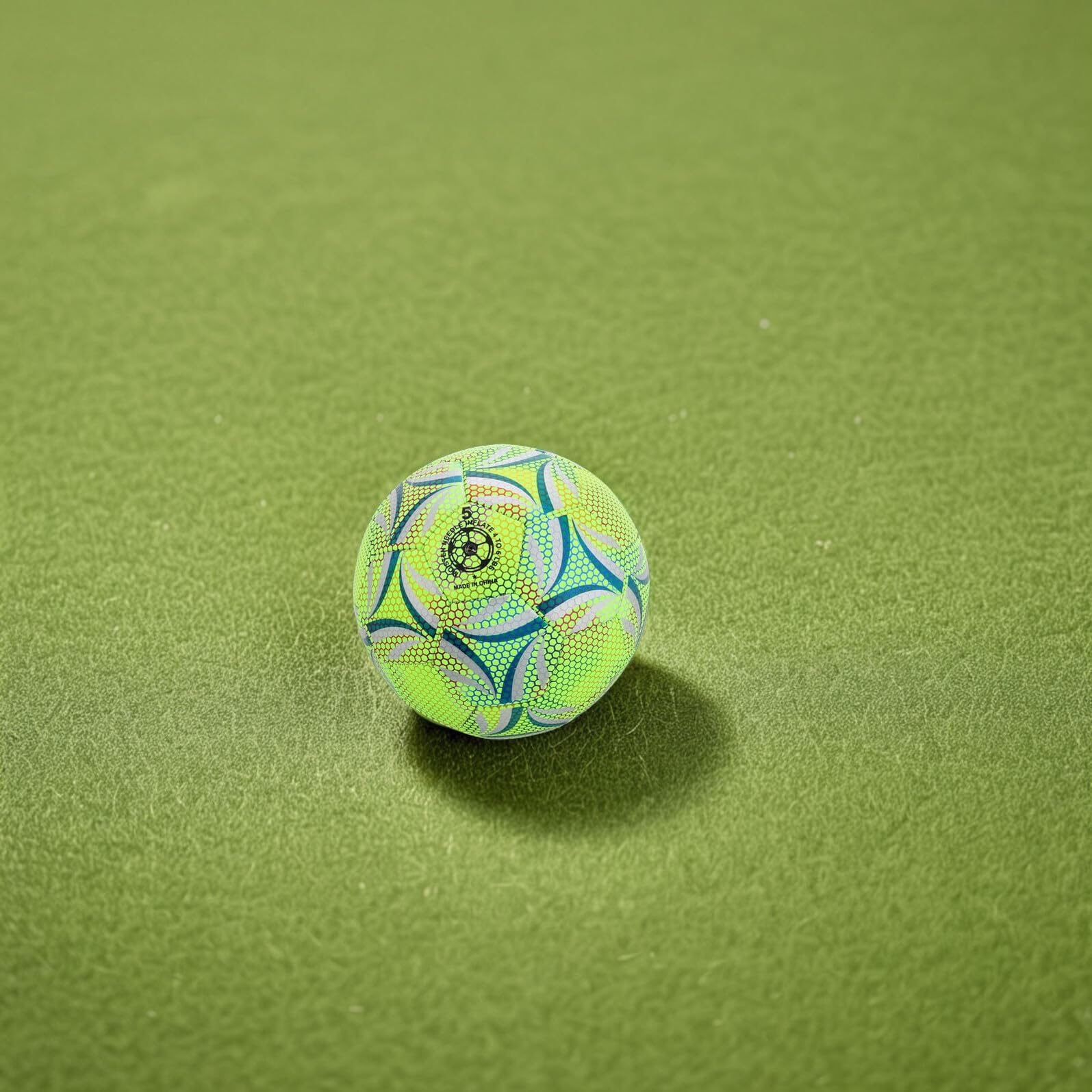 ORFOFE Pallone da Calcio Luminoso Misura 5 per Giovani e Adulti Glow in The Dark per Allenamento Sicuro e Divertente Pallone Calcio Notturno per Partite e Allenamento