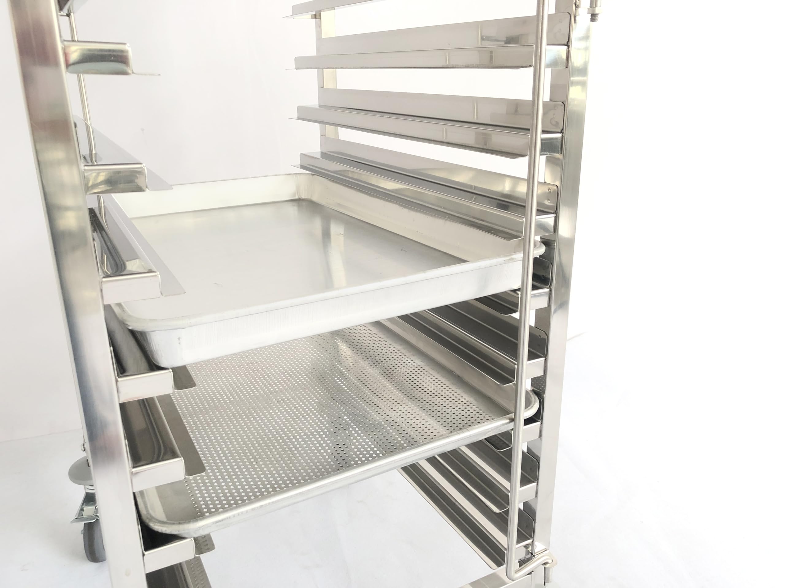 METRO Professional Chariot à étagères 2 en 1 GN 1/1 GSC101821, Chariot à Roulettes, 18 niveaux, acier inoxydable, 60,5 x 46,3 x 175 cm, argent