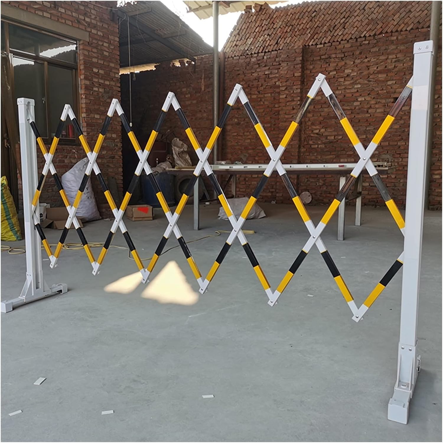 Aioneer Expandable Barricade Retractable Traffic Barrier For Construction Site Lift Traffic Control Garage, Yellow And Black For Playground Park Hotel Crowd Control-Yellow-1.2x4m