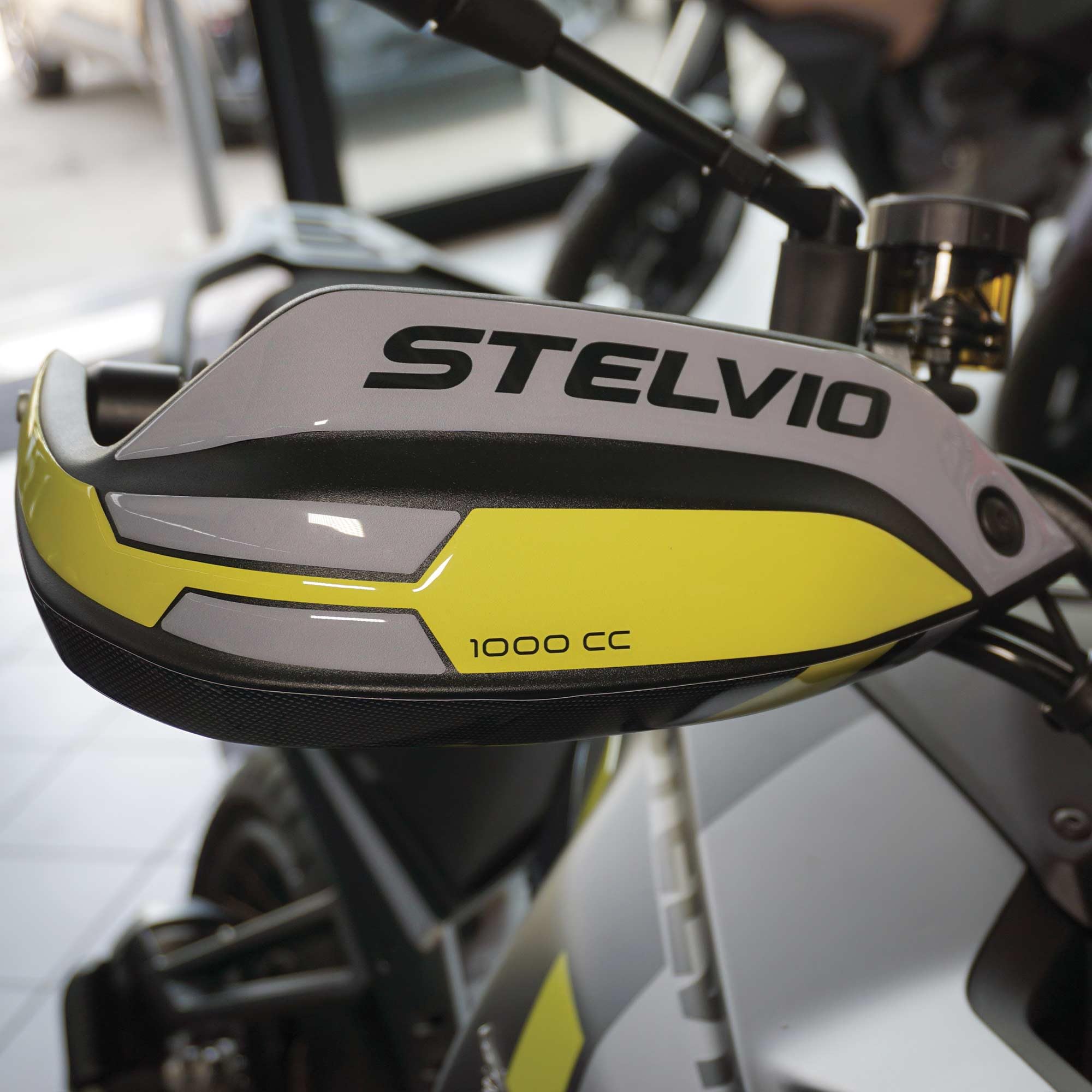 Black Cardan Protection For Moto Guzzi Stelvio 2024 - Resistance And Style