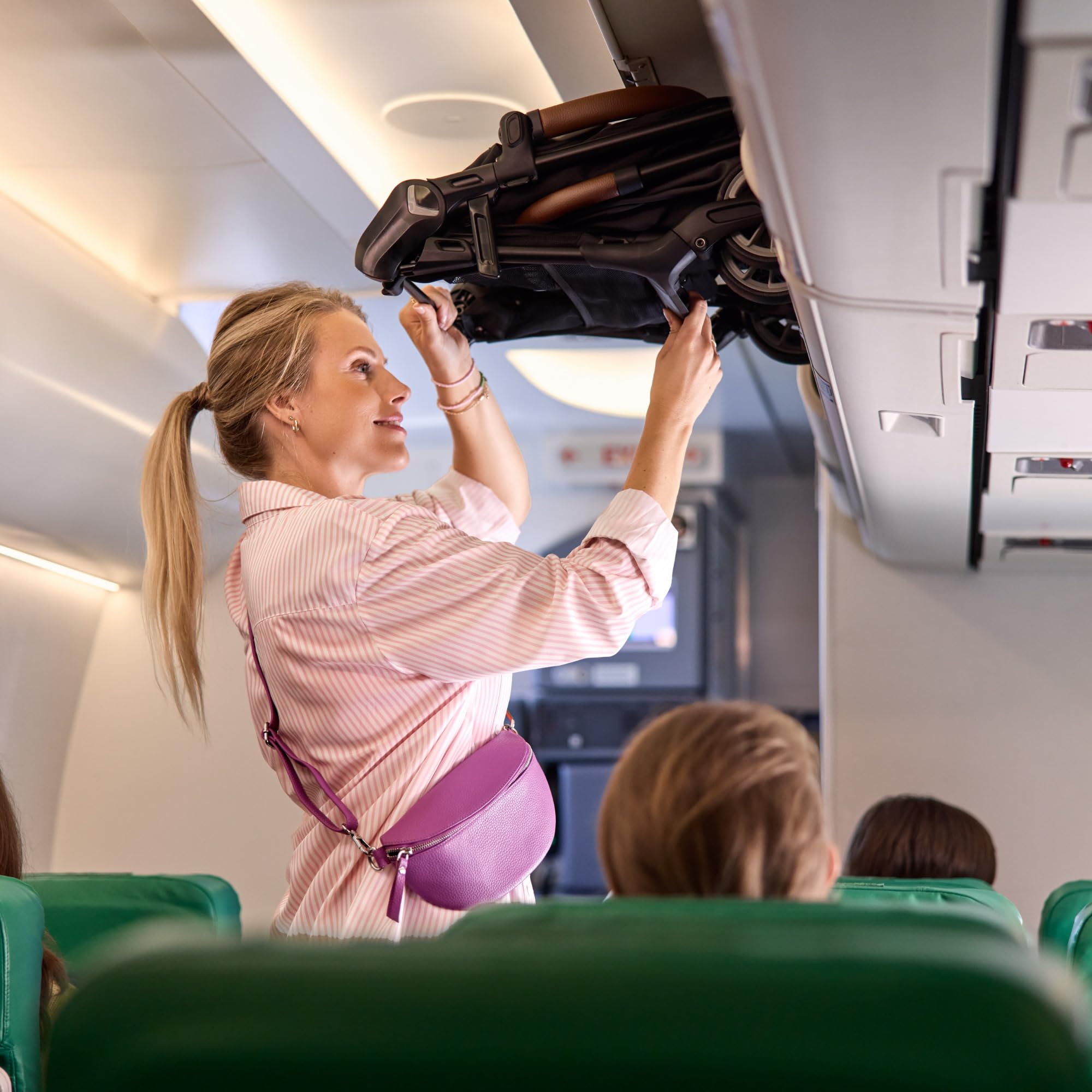 Bebeconfort Zephir, poussette bébé compacte, 0 à 4 ans (22 kg max.), poussette de voyage légère (5.6 kg), autorisée en bagage cabine, siège inclinable et position allongée, panier, Mineral Graphite