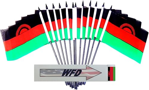 Miniatura 133 de Banderas de escritorio de Nicaragua, paquete de 12 banderas pequeñas de poliéster de 4 x 6 pulgadas en miniatura para mesa de oficina, pequeñas