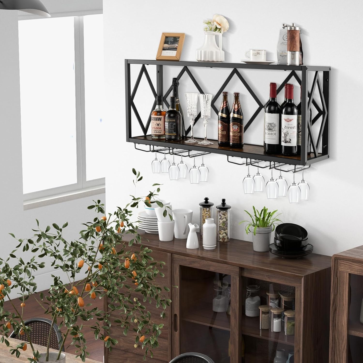 GOPLUS Étagère à Vin Murale de 39 Bouteilles et 12 Verres, avec 6 Rangées de Verres, Porte-Bouteilles, Casier à Vin pour Cuisine Salon Salle à Manger, Cadre en Métal, Style Industriel