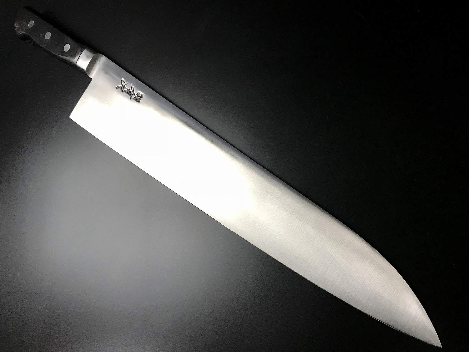 有次　牛刀　白鋼 Amazon | 有次 包丁 牛刀 360mm S合金鋼 炭素鋼 築地 ARITSUGU 柄 鞘付