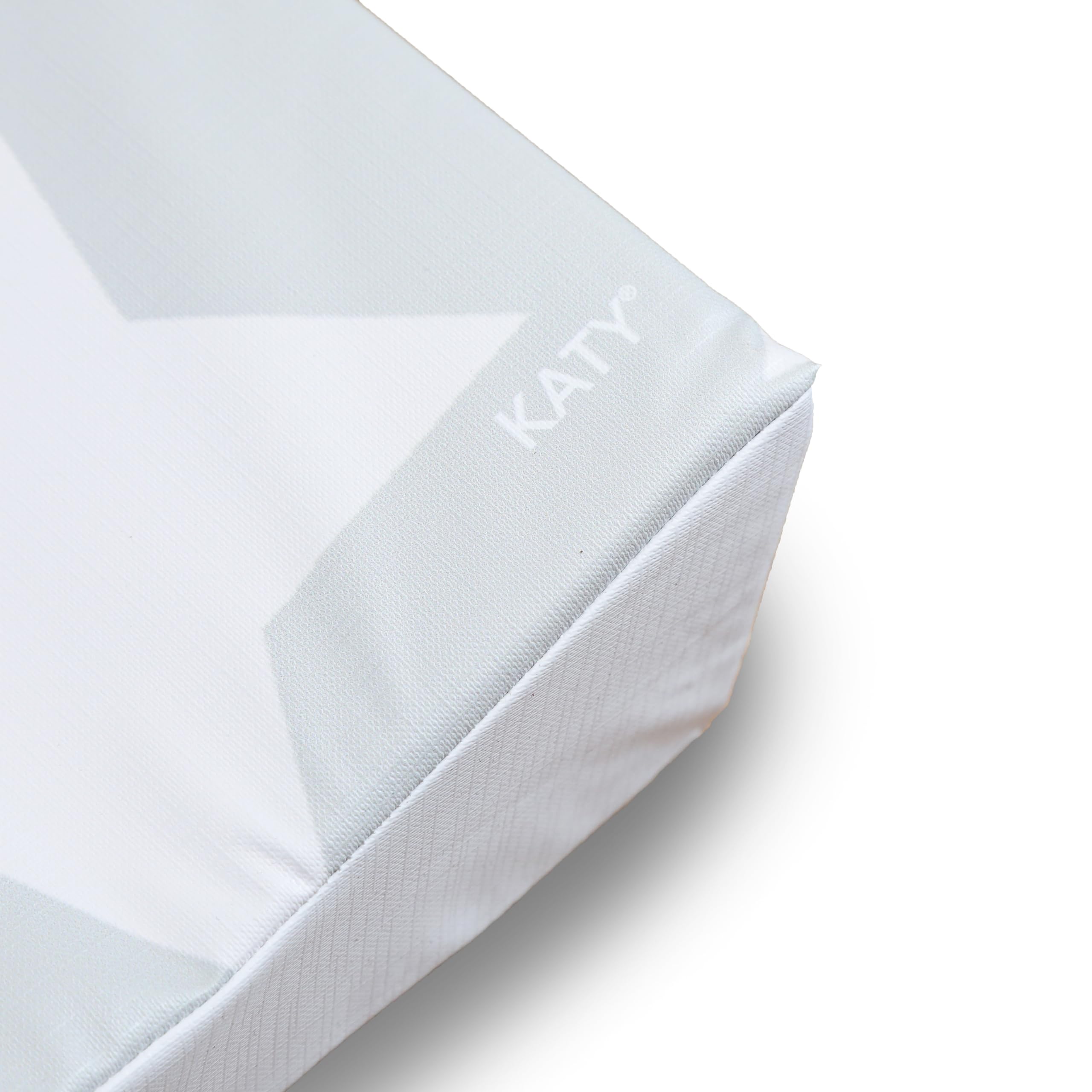 KATY Deluxe - Cambiador de cuña para bebé, unisex, impermeable, con lados curvos, color gris claro con diseño de estrellas blancas
