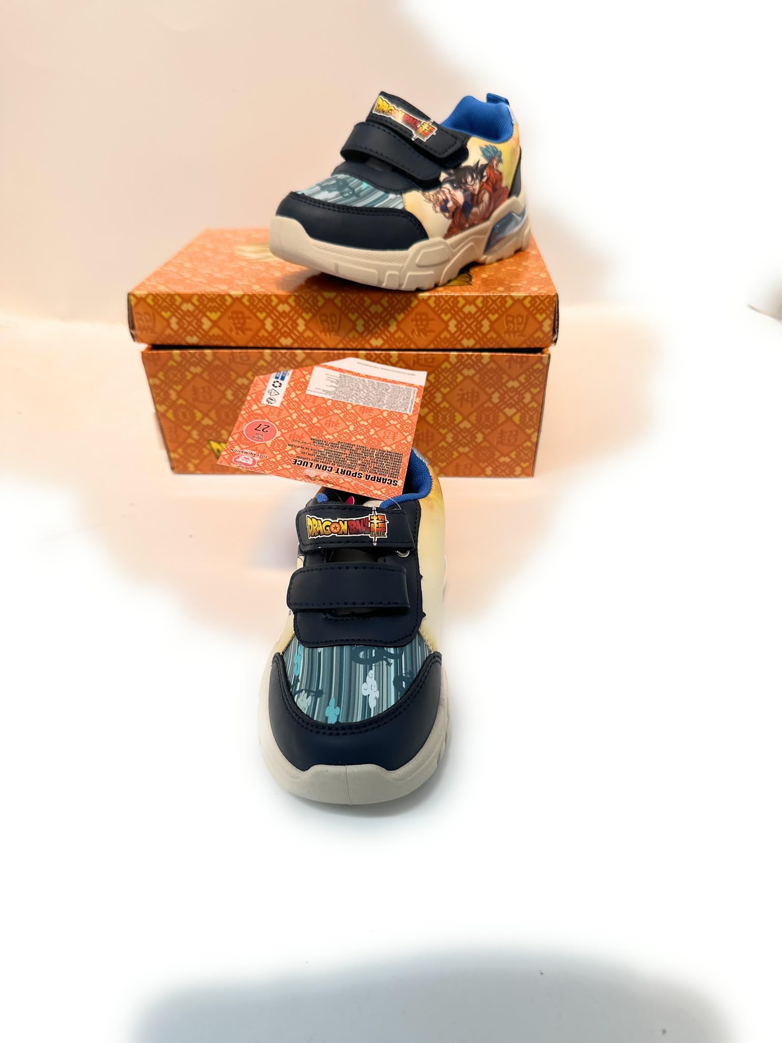 Scarpe Sneakers per Bambini Goku, Vegeta, CRILIN, Majin BU,Gohan, Suola Luminosa, Luce Rossa,Varie taglie7402 (Sistema Taglie Calzature EU, Bambino Piccolo (2-5 Anni), Numero, Media, 26)
