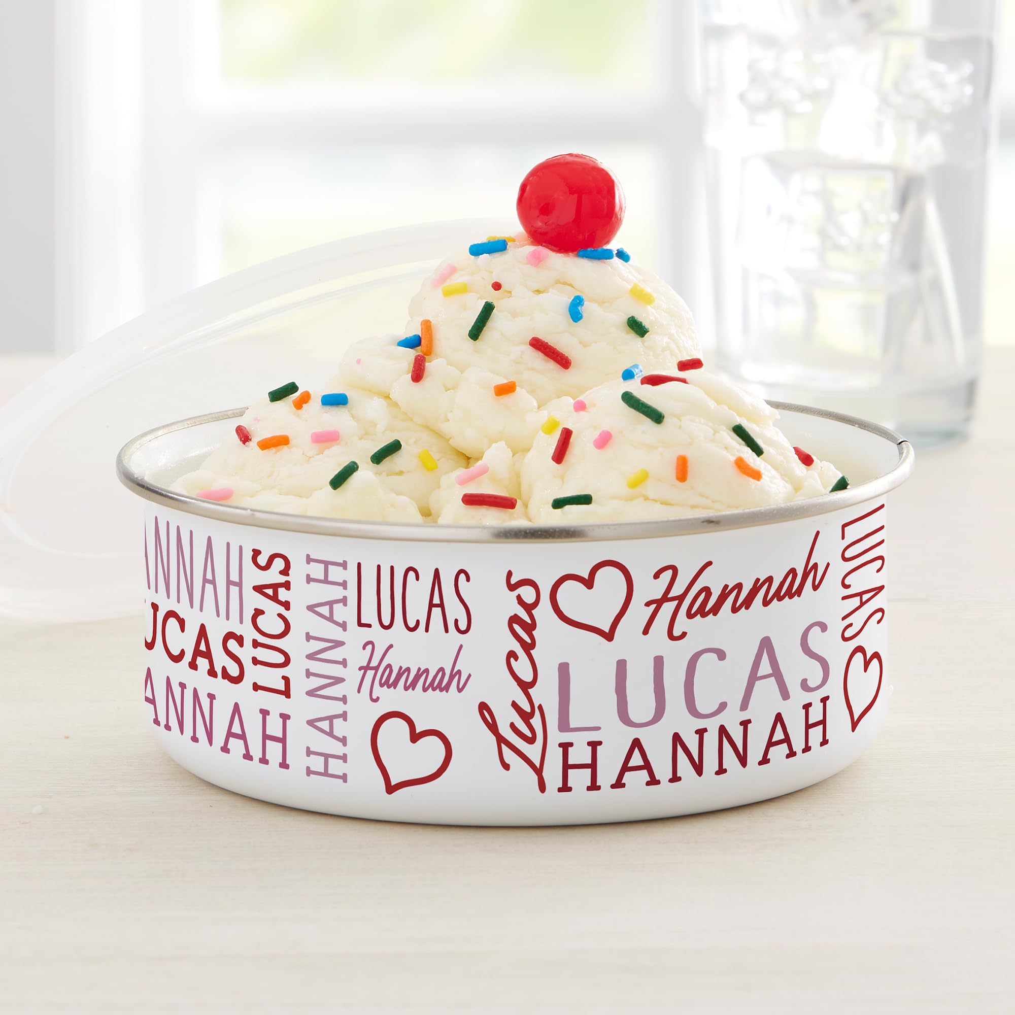 Personalization Universe Repeating Name Heart Enamel Bowl with Lid- Customizable Valentine's Day Gift, 20 oz - For Snacks/Ice Cream - Stainless Steel with Enamel Coating, Boyfriend or Girlfriend Gift