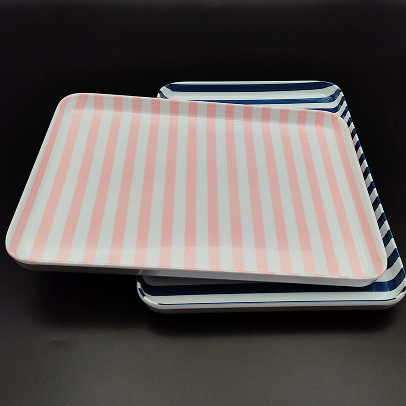 プラスチック製食事用トレイ58枚 プラスチック製食事用トレイ58枚