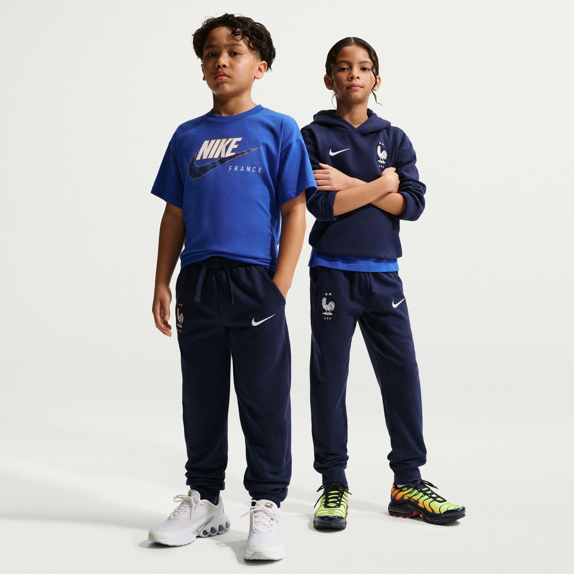 NIKE Fff Club Nike Fußball-jogger Für Ältere Kinder Für Jungen - Piłka nożna joggery Chłopcy