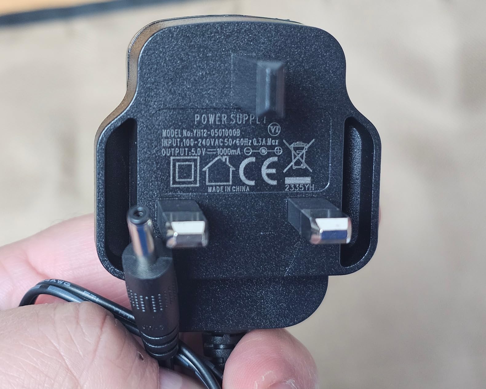 LIORQUE Projection Alarm Clocks Bedside Digital LED Projection Clock with FM Radio, Brightness