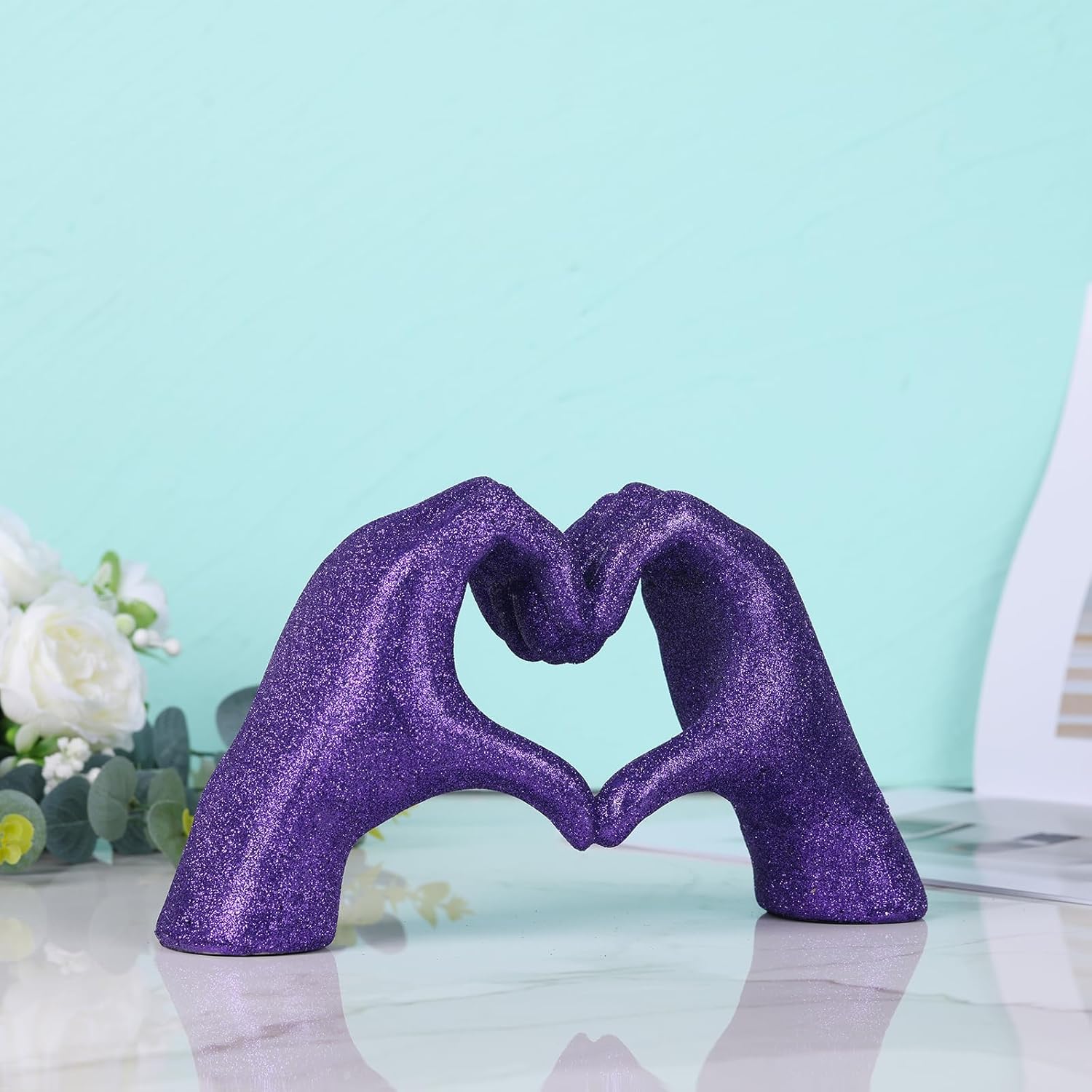 DOVDOV Purple Heart Hand Statue, Heart Shaped Hand Home Decor, Love Fingers for Living Room Bedroom Entrance Dining Table Centre Flat TV Cabinet Bookshelf Small Decoration.