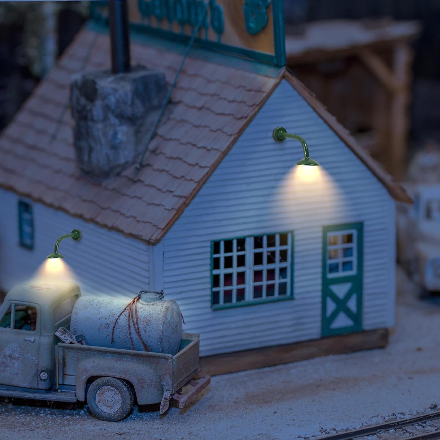 10pcs Model Railway Hanging Lamp, HO Scale 1:87 Outdoor Wall Goose Neck Light Hanging Lamp LED Lights for Miniature Landscape