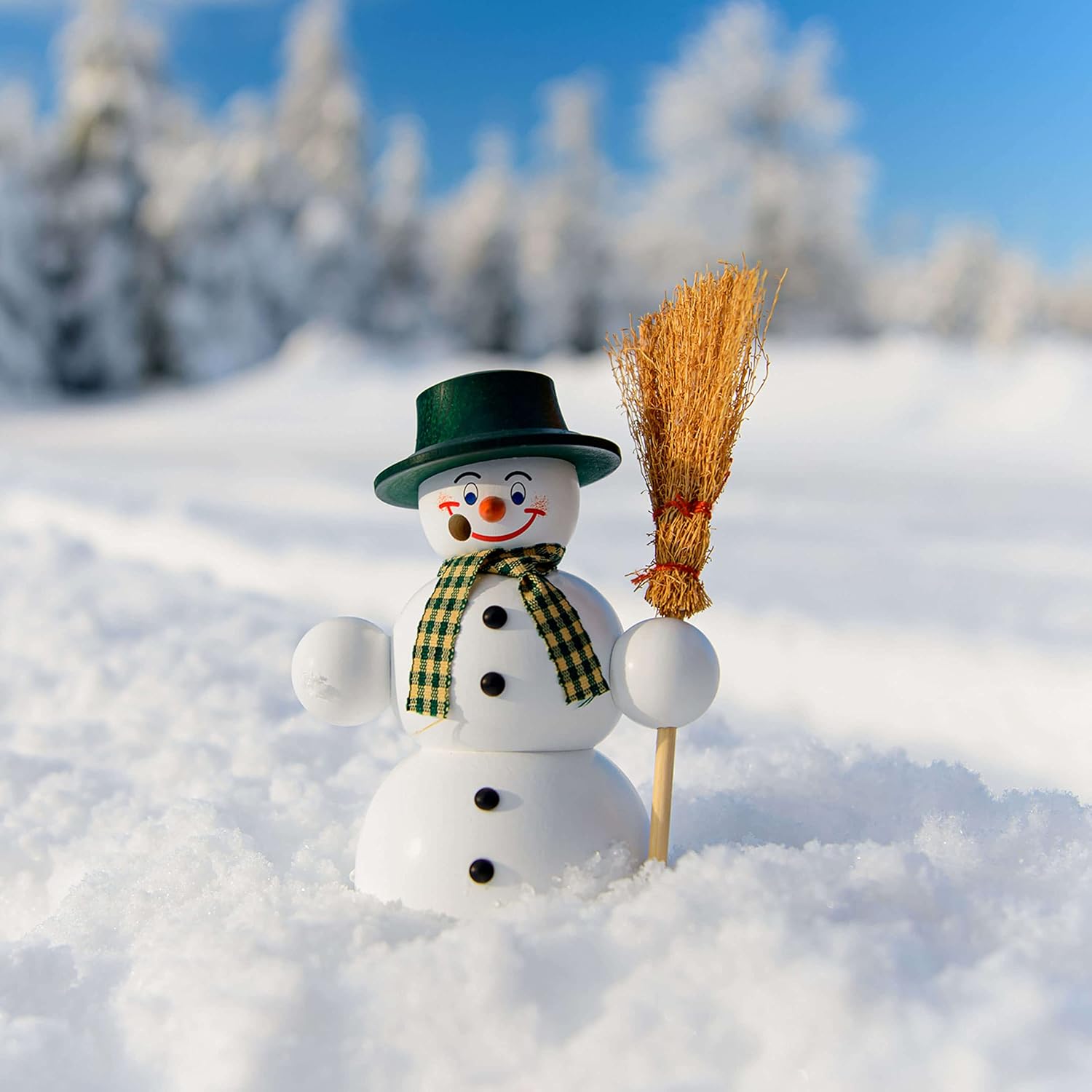 Seiffener Volkskunst SV 12214 Original Erzgebirge Smoker Snowman with Broom Height 16 cm