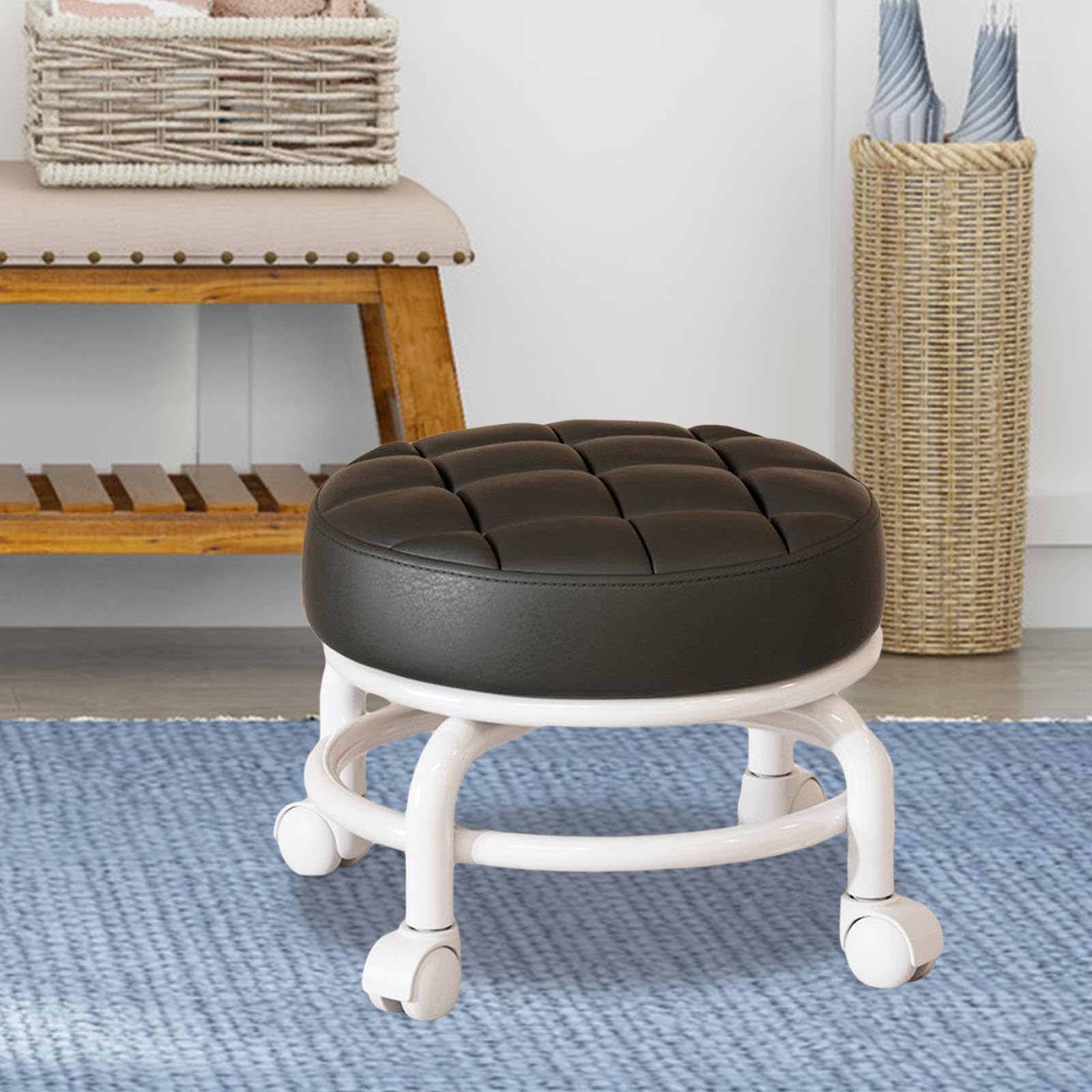 Qianly Tabouret de Siège à Roulettes Bas, Rotation 360°, Coussin Ergonomique, Mini Tabouret Mobile, Noir