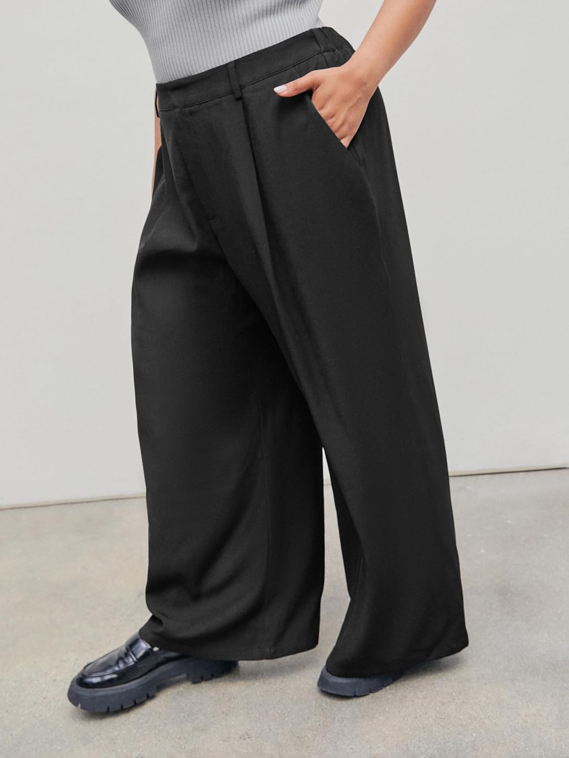 CIDER Mid Waist Pleated Pocket Wide Leg Pants Curve & Plus - Image 4