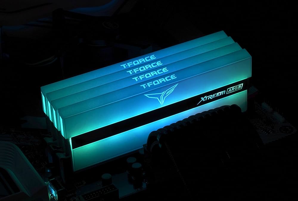 メモリー TEAM T-FORCE XTREEM ARGB WHITE DDR4-32GB XTREEM ARGB DDR4 DESKTOP MEMORY WHITE 64GB(2x32GB) 3600MHz