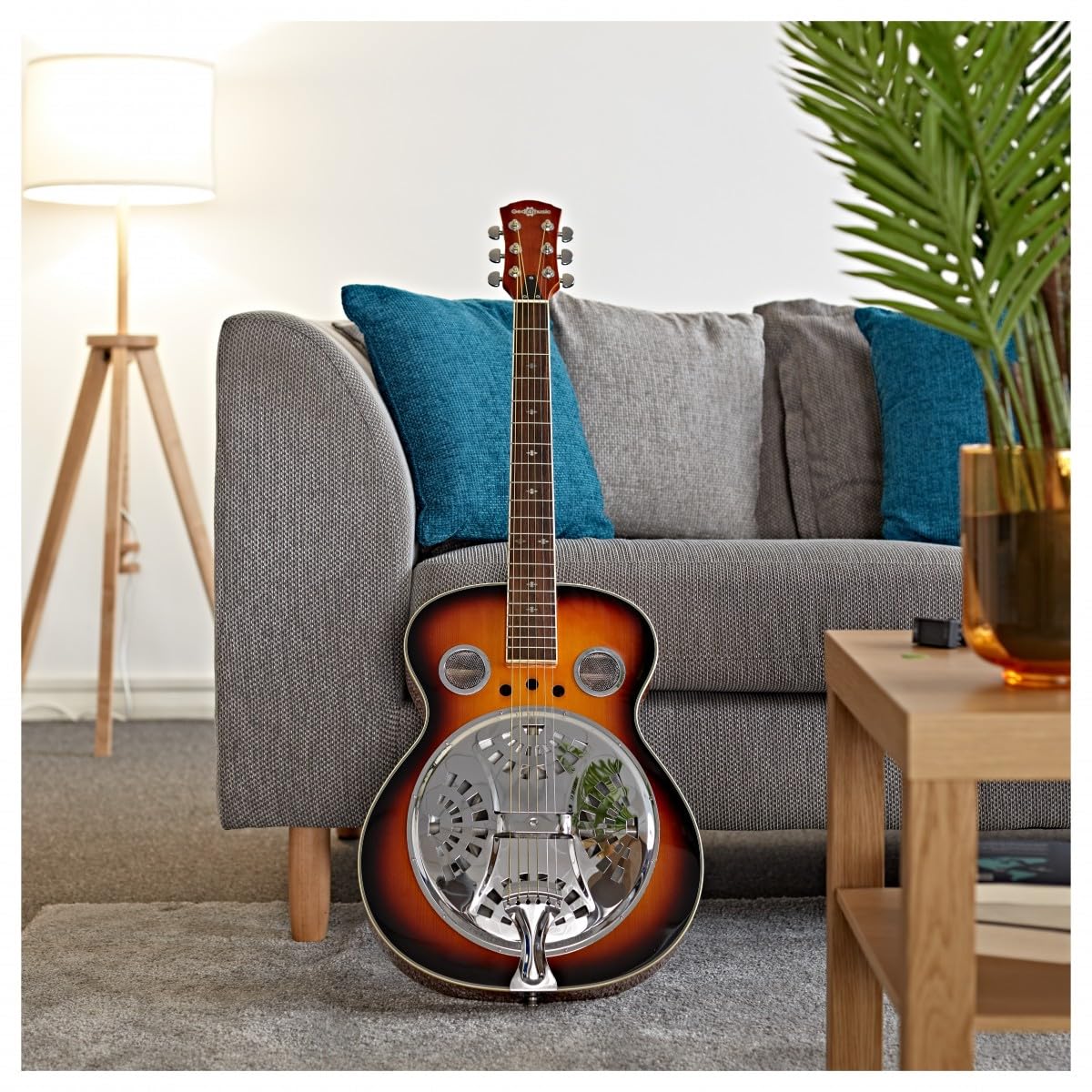 Chitarra Resofonica Manico Arrotondato, Corpo Sunburst, Gear4music | Ponticello a Ragno dal Design Classico a Cono Singolo, Manico Rotondo Comodo per il Blues, Tono Equilibrato Abete/Sapele