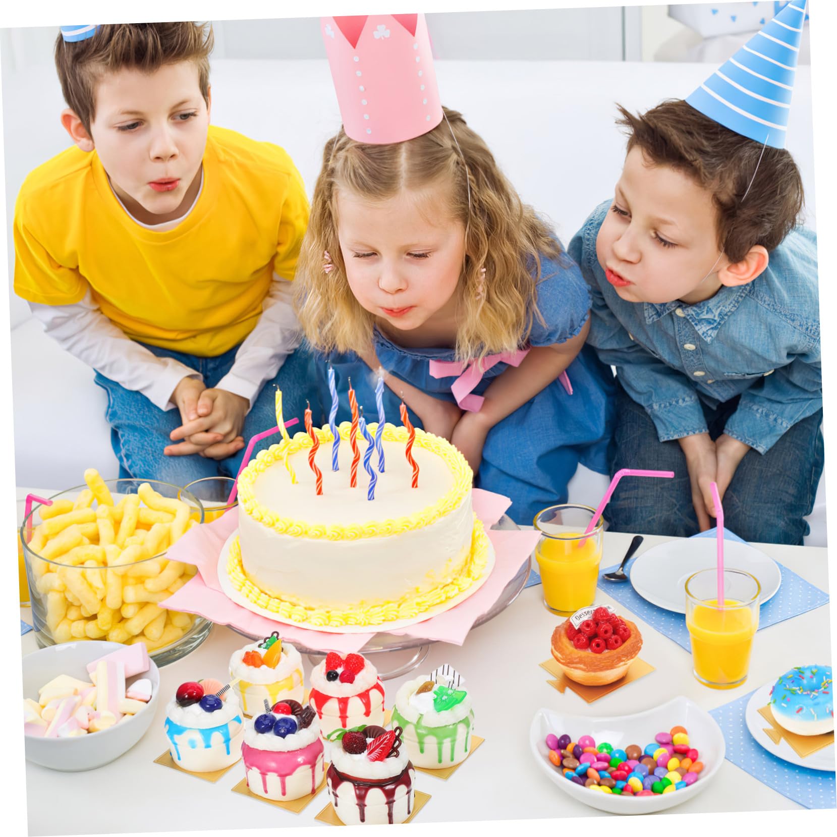 Quadratische Mousse Kuchenplatten Stabile Kuchenböden 100 Blatt aus Papier Einweg Kuchenunterlagen zur Tortendekoration und Partykuchen