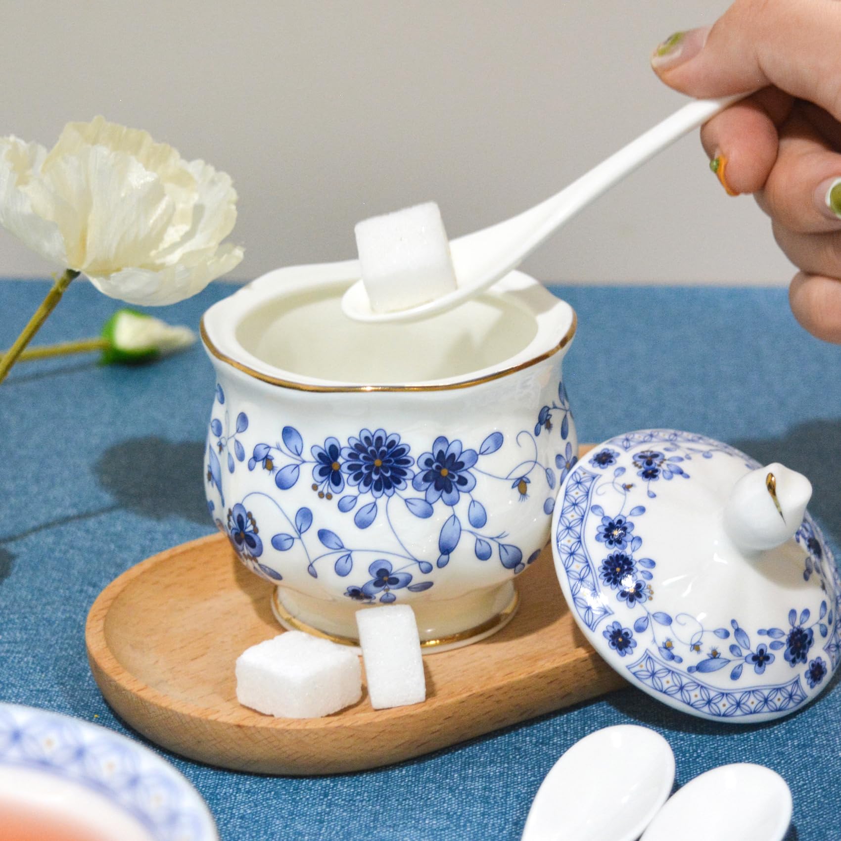 Bone China zestaw do herbaty, 21-częściowy porcelanowy zestaw do herbaty dla dorosłych, filiżanki do herbaty i spodki dla 6 osób, z czajnikiem, łyżkami, cukiernicą, dzbankiem do śmietany,