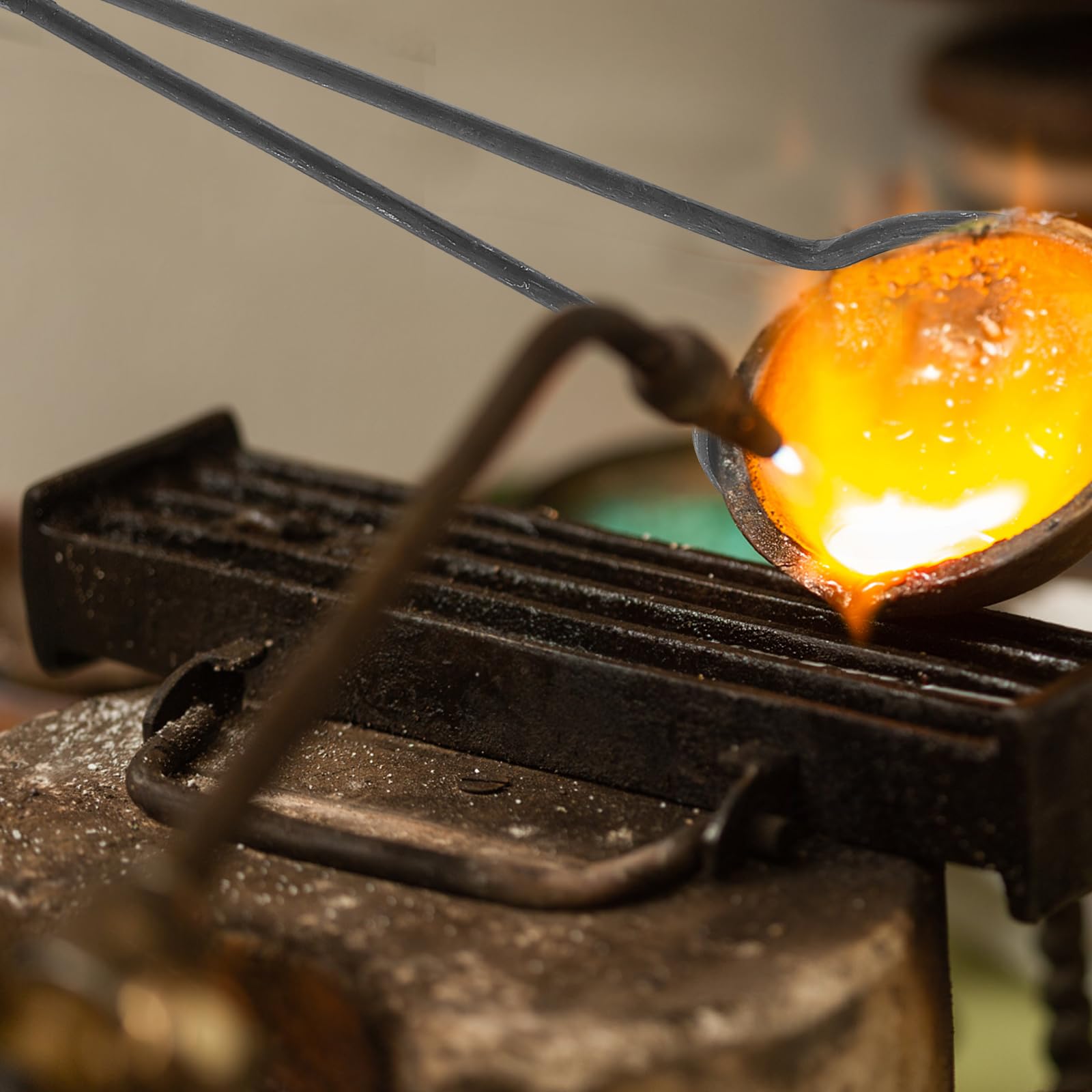 Tiegelzange mit runden Mundklemmen – Werkzeuge for Schmelzen von Goldschalen mit gelbem Griff for Schmuckguss und Gießereizwecke