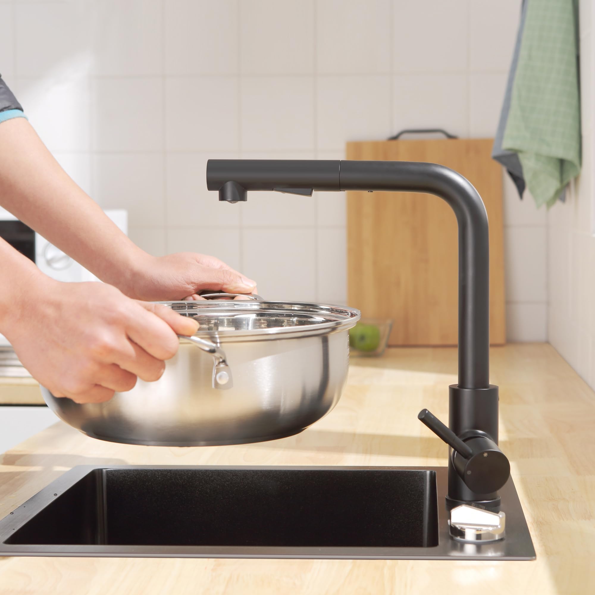 CECIPA Robinet Cuisine Douchette Noir, Mitigeur Cuisine Avec Douchette Extractible, Robinetterie de Cuisine Inox 304, Mitigeur Evier 2 Jets Rotatif à 360°, X203B | Haute pression, 2 types de jet, rotation à 360°, aérateur interchangeable, tuyau extensible