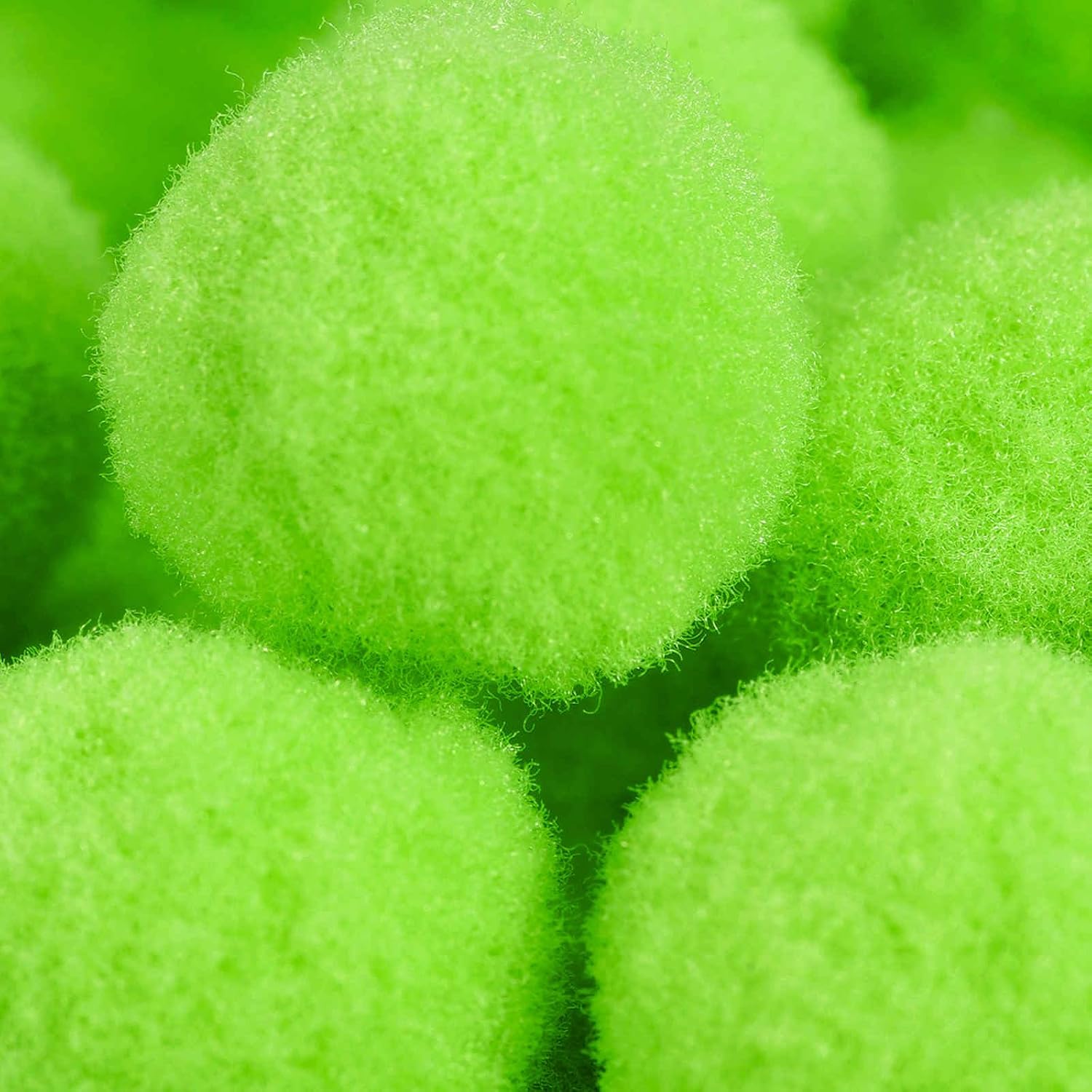 MECCANIXITY Pom Felt Balls Felting Fabric 1.5cm 15mm Green for Home Craft Project DIY Pack of 100