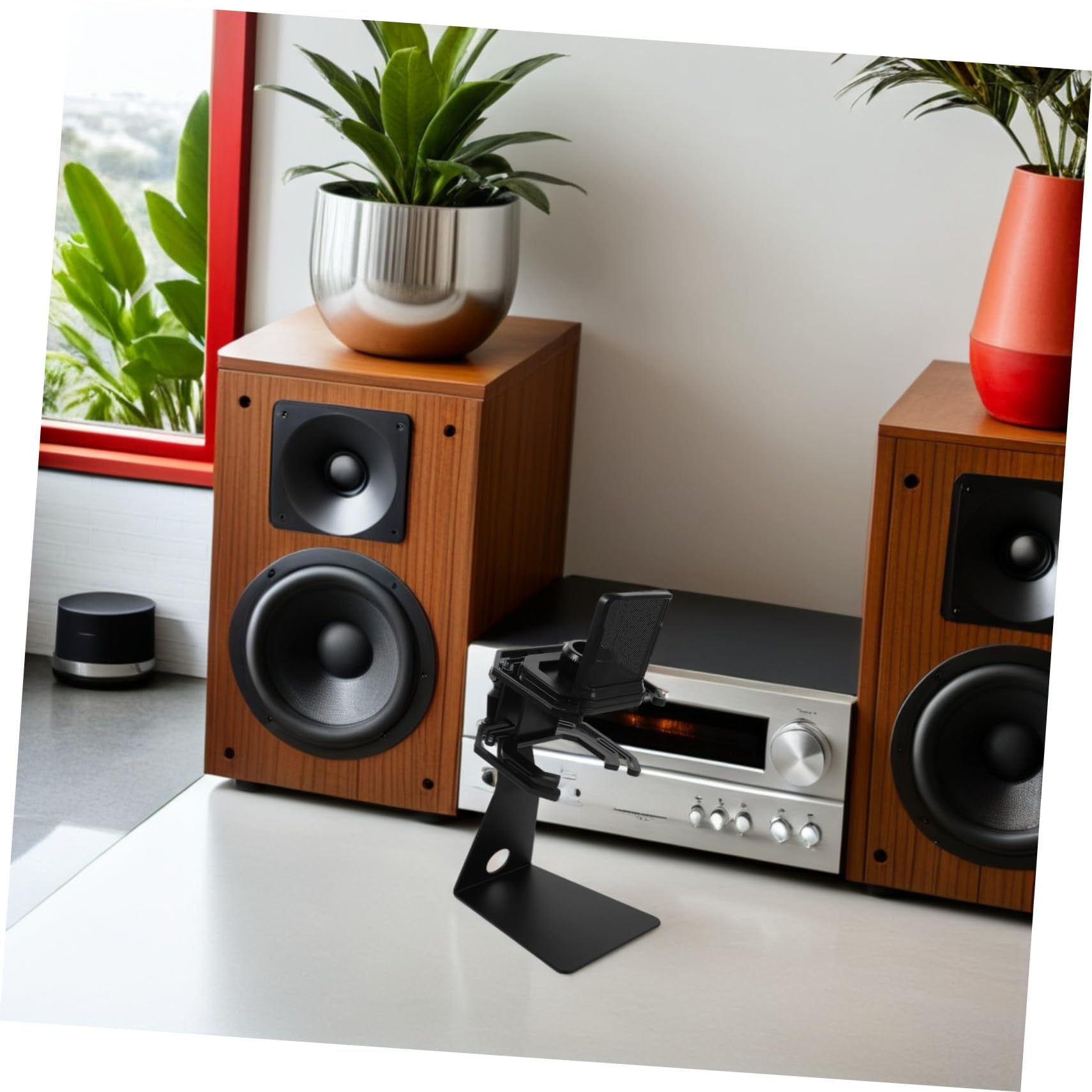 Microphone Shock Mount in Metallo Robusto con Supporto Antivibrazioni e Filtro Pop Integrato Regolabile per Desktop per Registrazioni e Livestreaming Professionale