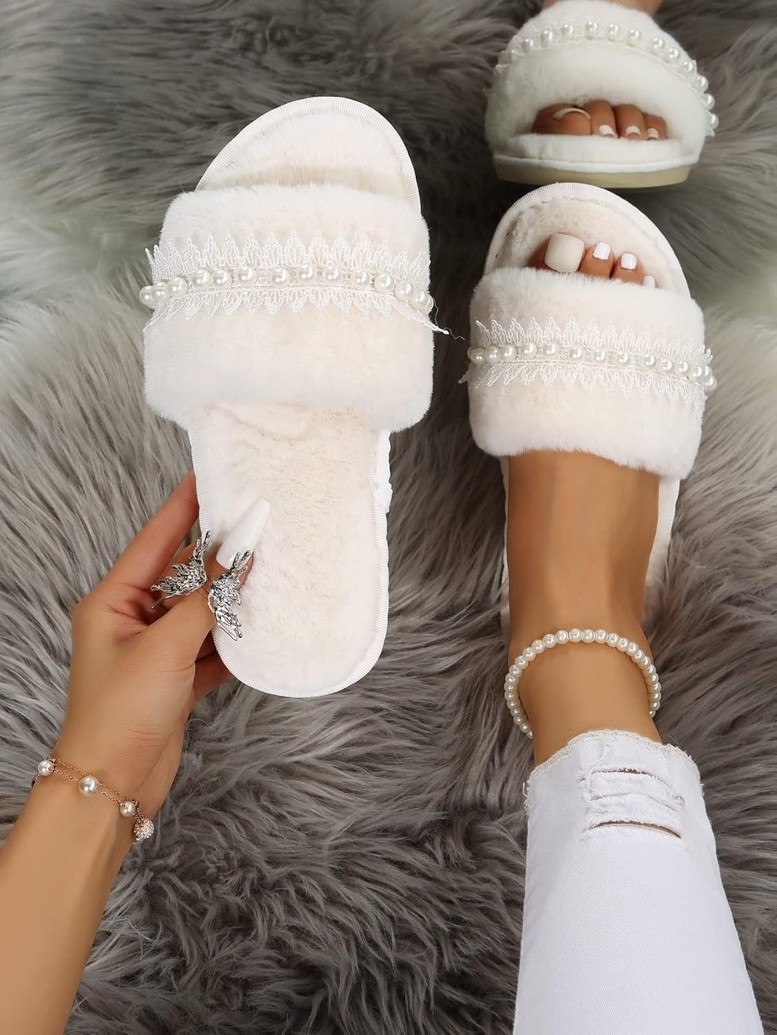 Verdusa Women's Pearls Open Toe Fuzzy House Slippers Faux Fur Bedroom Shoes - Image 3
