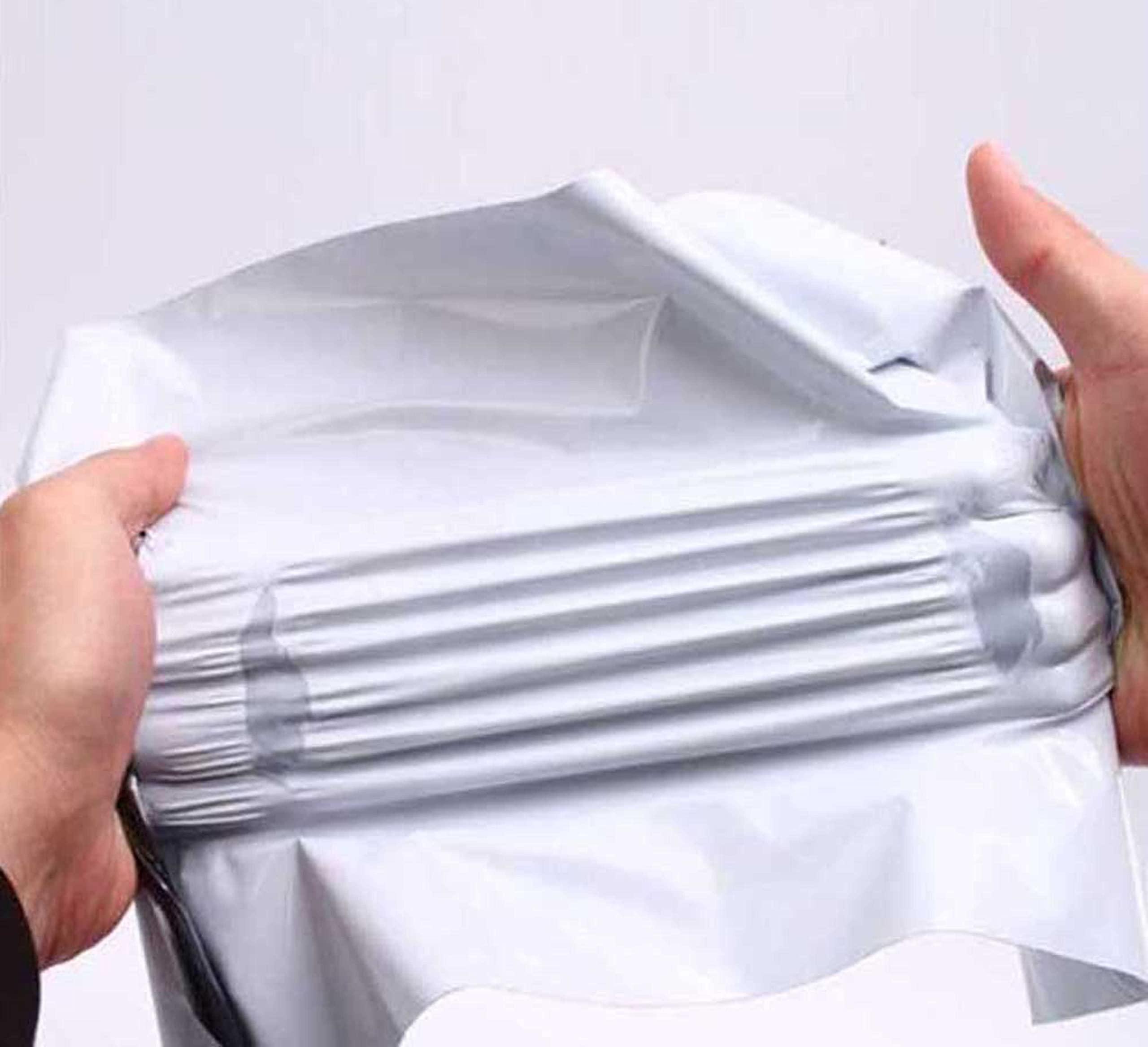 Jeco - Lot de 100 enveloppes plastique d'expédition opaques 320 x 420 mm, pochettes plastifiées VAD 32x42cm 50 microns. Légère, solide, inviolable et imperméable