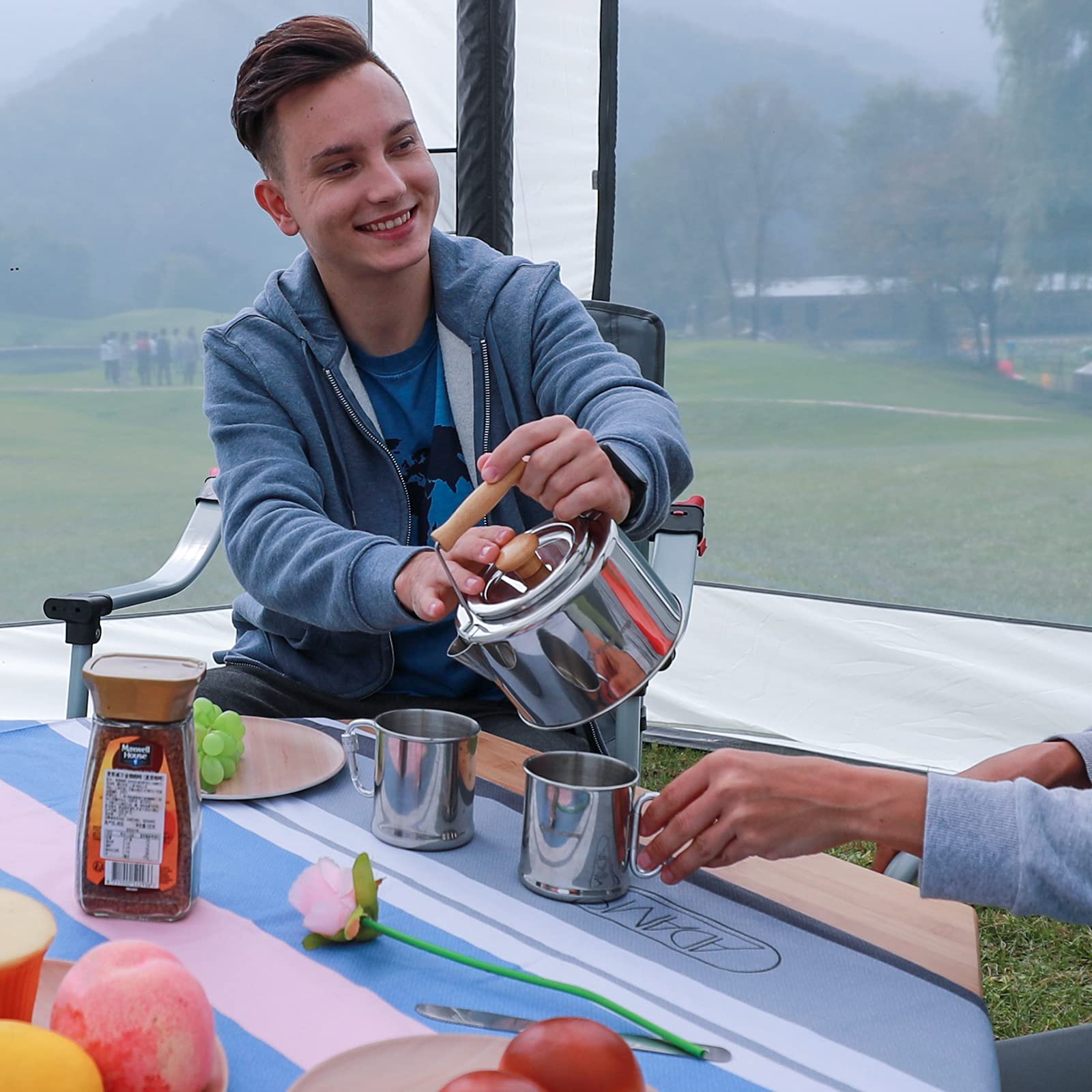 KingCamp Bouilloire de Camping Ultra-légère 1.2L Bouilloire Gaz Portable en Acier Inoxydable Alimentaire avec Manche en Bambou & Fuite de Thé Théières pour Camping Randonnée Pique-Nique Cuisine