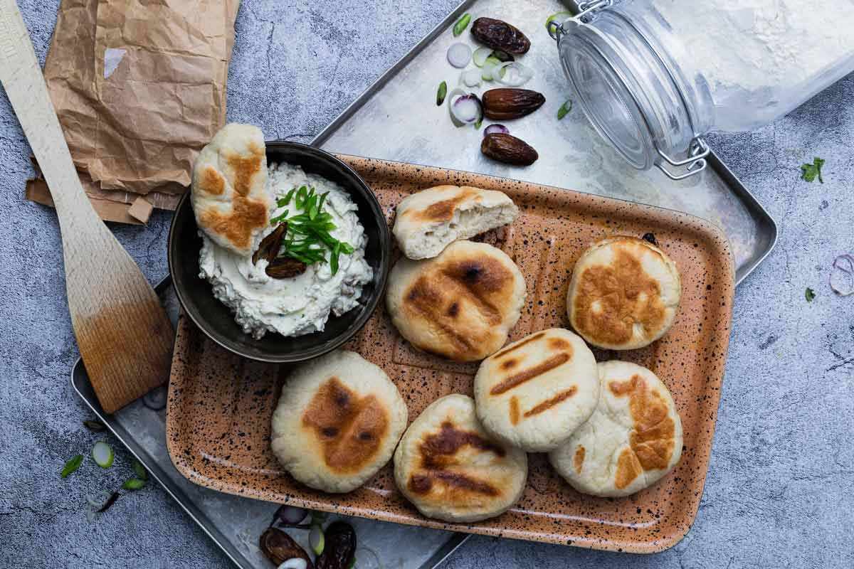 Römertopf Plancha BBQ in Ceramica – Piastra per Barbecue e Forno, Grigliate Saporite con Segni di Cottura, Facile da Pulire, Nero, dal 1967