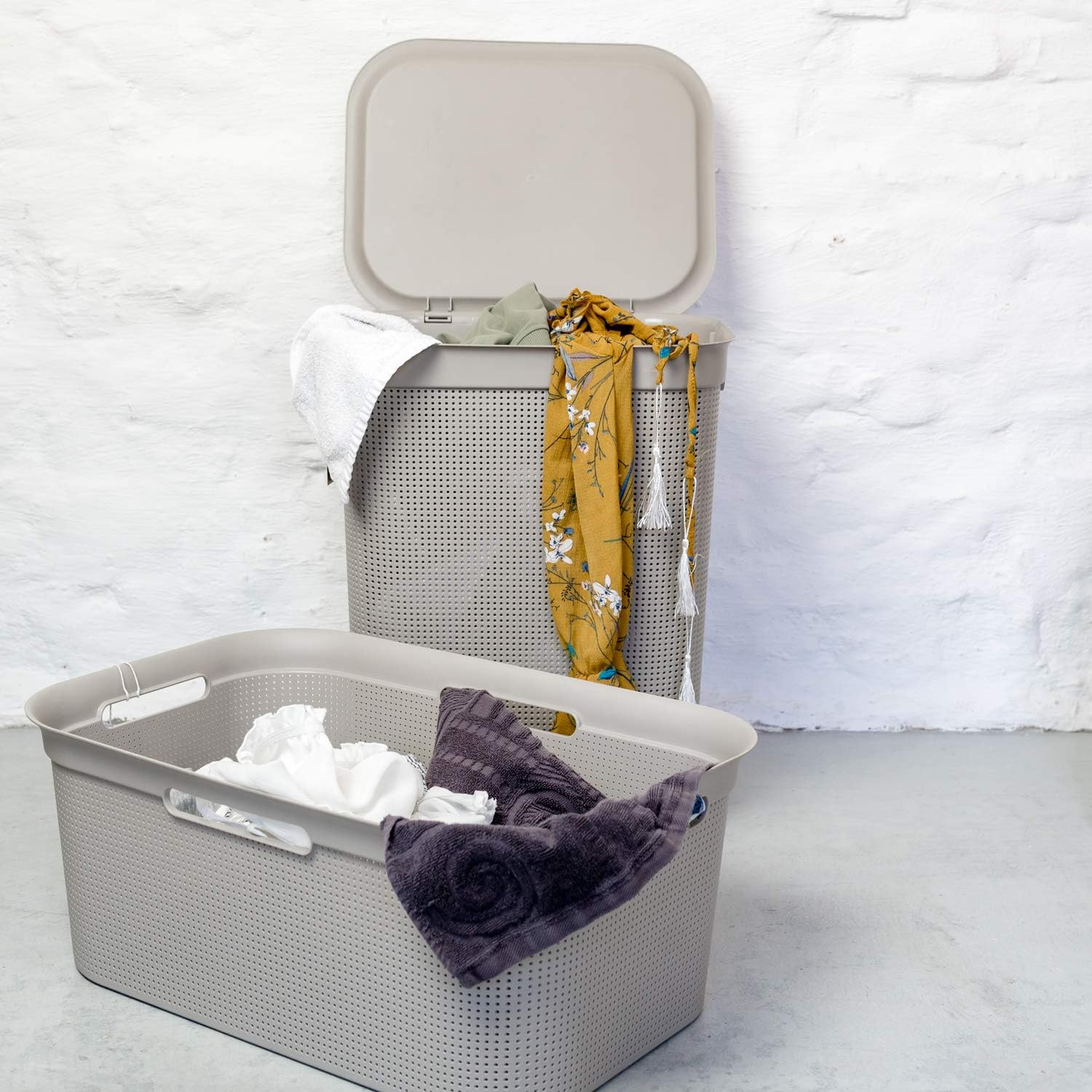 Rotho, Brisen, Laundry basket 41 l, Plastic (PP) BPA-free, cappuccino, 41l (59,6 x 39,6 x 23,2 cm)