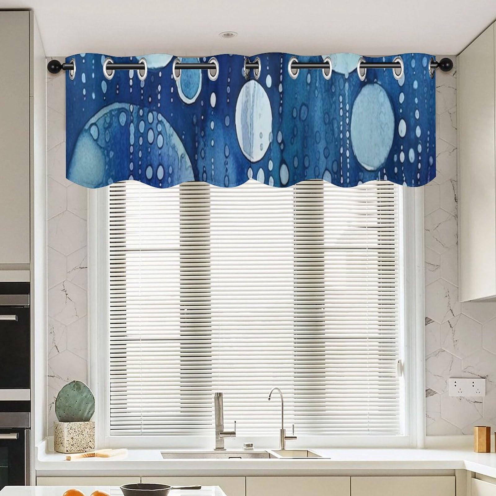 Cenefas artísticas de granja para vestir ventanas pequeñas y dar luz a la cocina