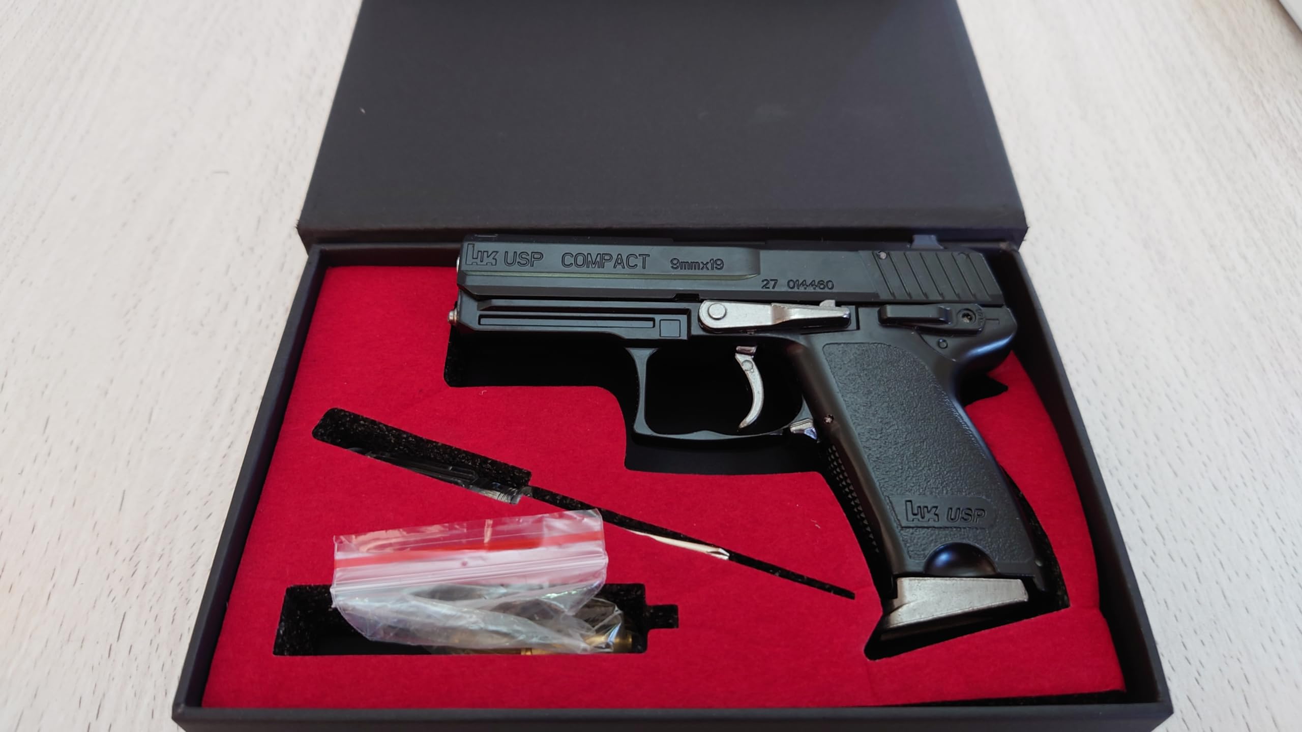 Amazon | 精巧1/2スケール ミニチュアモデルガン H＆K USP ブラック 