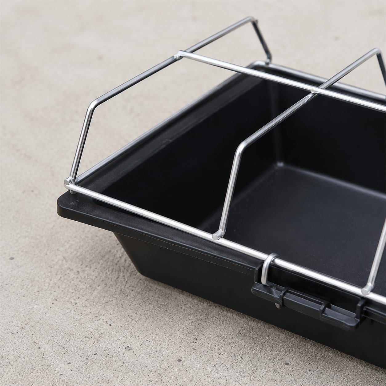 Mangiatoia per, Distributore di Mangime e Acqua in Plastica con Gria Anti-Spreco per Pulcini, Modello rettangolare: uso a secco e a umido, 16 fori (livello dell'acqua su un lato), 75 cm