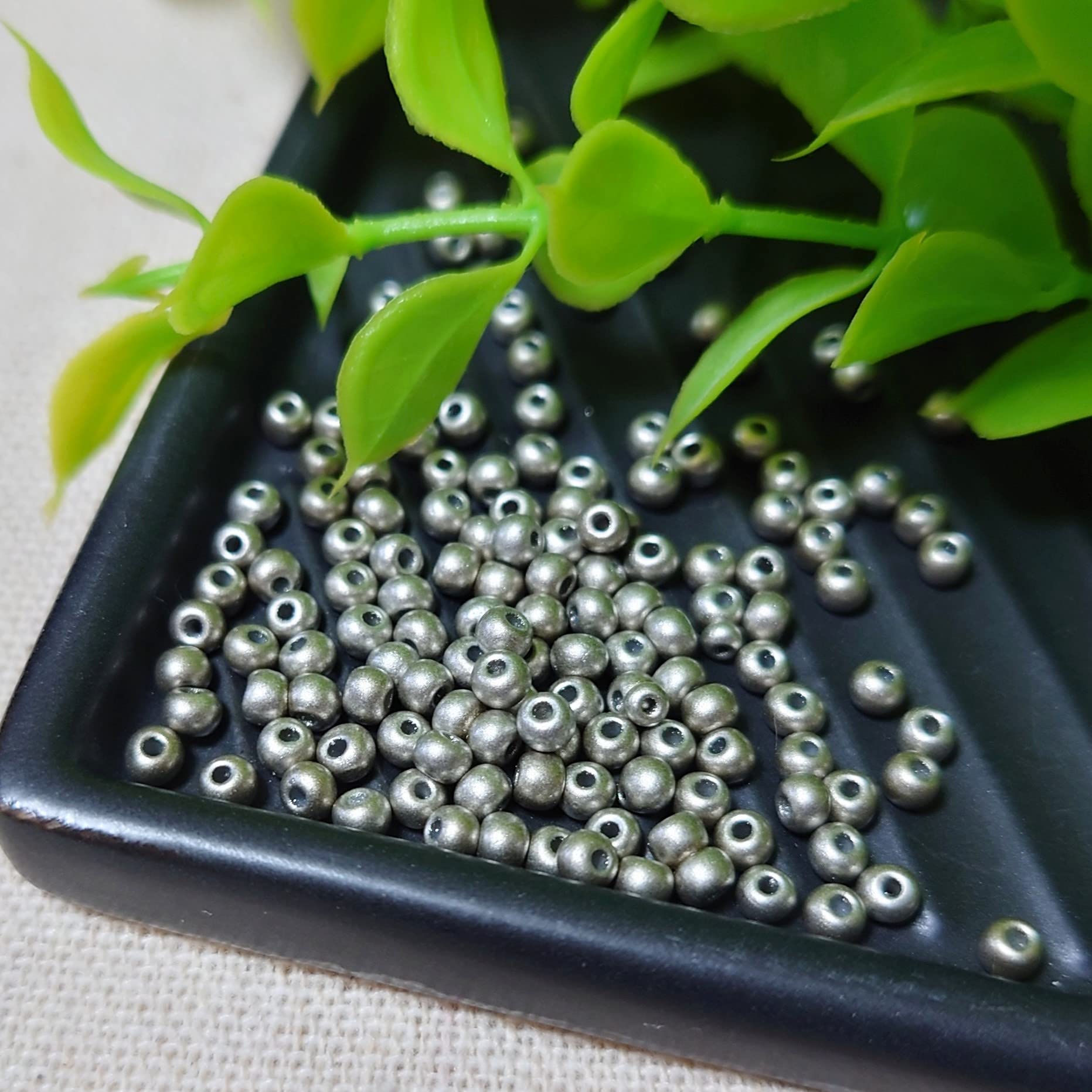 Amazon | シードビーズ シルバー 3mm 10g メタルカラー ガラスビーズ 