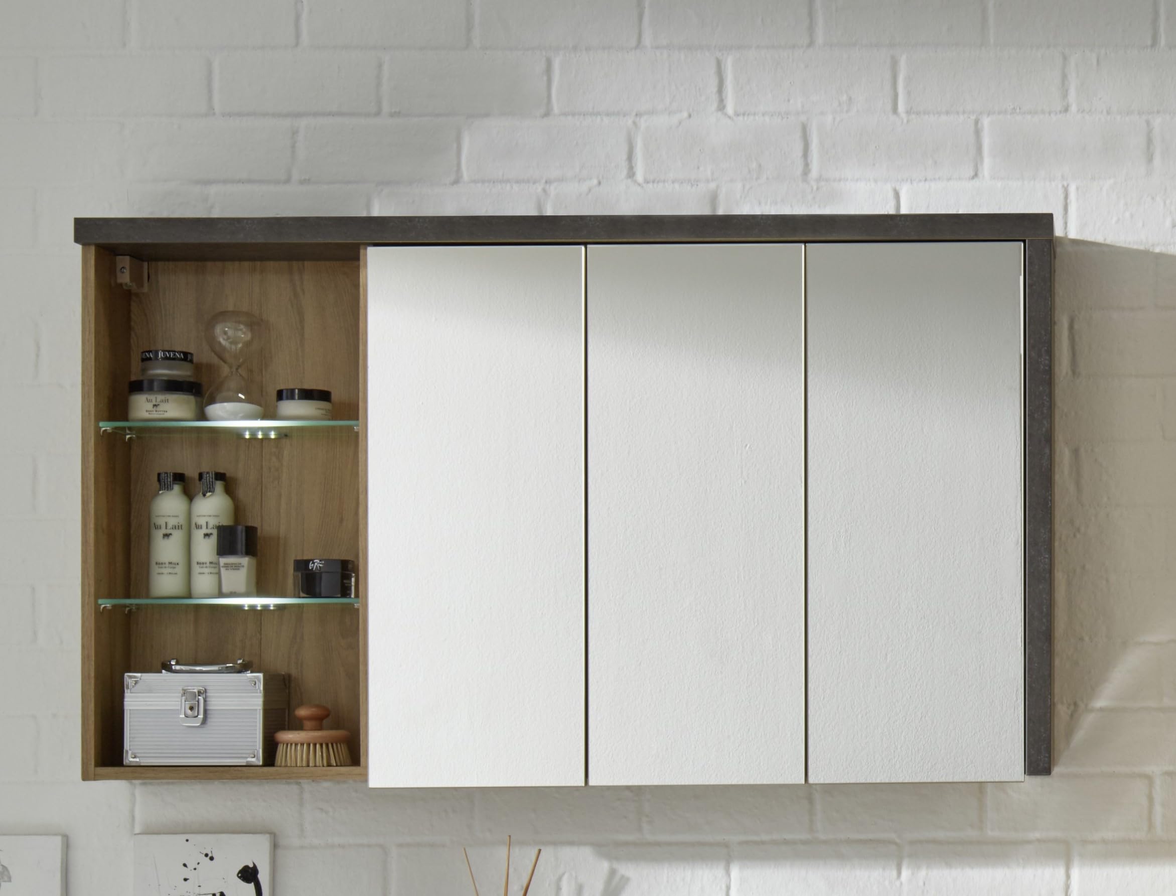 trendteam smart living - Bay - Spiegelschrank - Eiche Riviera/Beton dunkel - moderner Badezimmerspiegel mit 3 offenen Fächern - (BxHxT) 123 x 71 x 18 cm - kratzfest | B 123 x H 71 x T 18 cm · Soft-Close-Dämpfer · feuchtraumgeeignet · 2 Glasböden · optiona