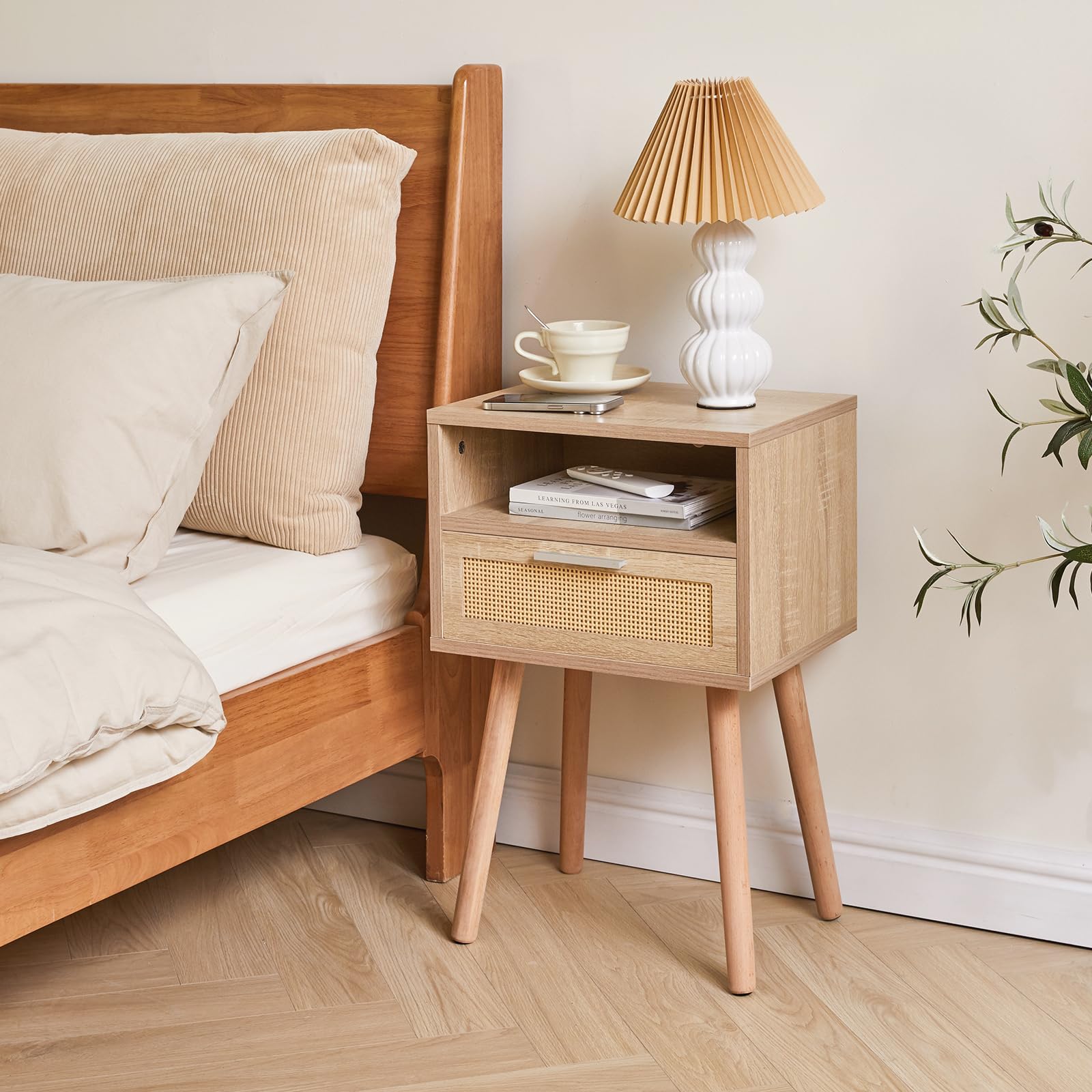 IBUYKE Comodino in rattan, tavolino boho con cassetto, ripiano aperto, comodino in legno, tavolino con gambe per camera da letto, soggiorno e piccoli spazi, naturale WNS009N