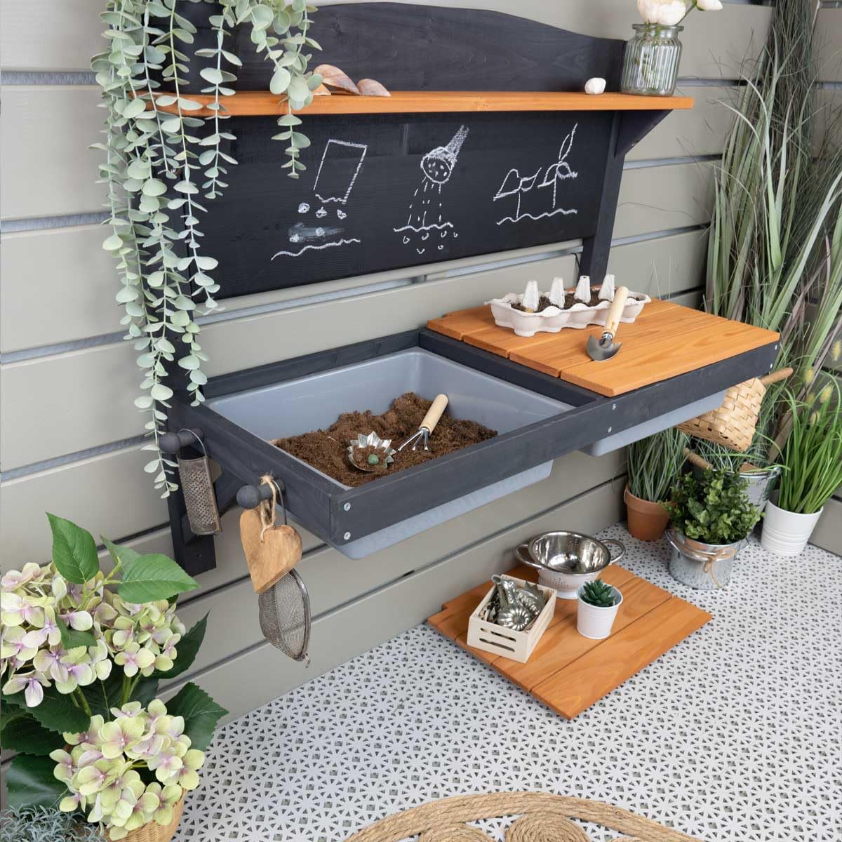 Meppi Matschküche Wand - Matschküche zum Hängen - Funktionelle Outdoor Spielküche aus Holz