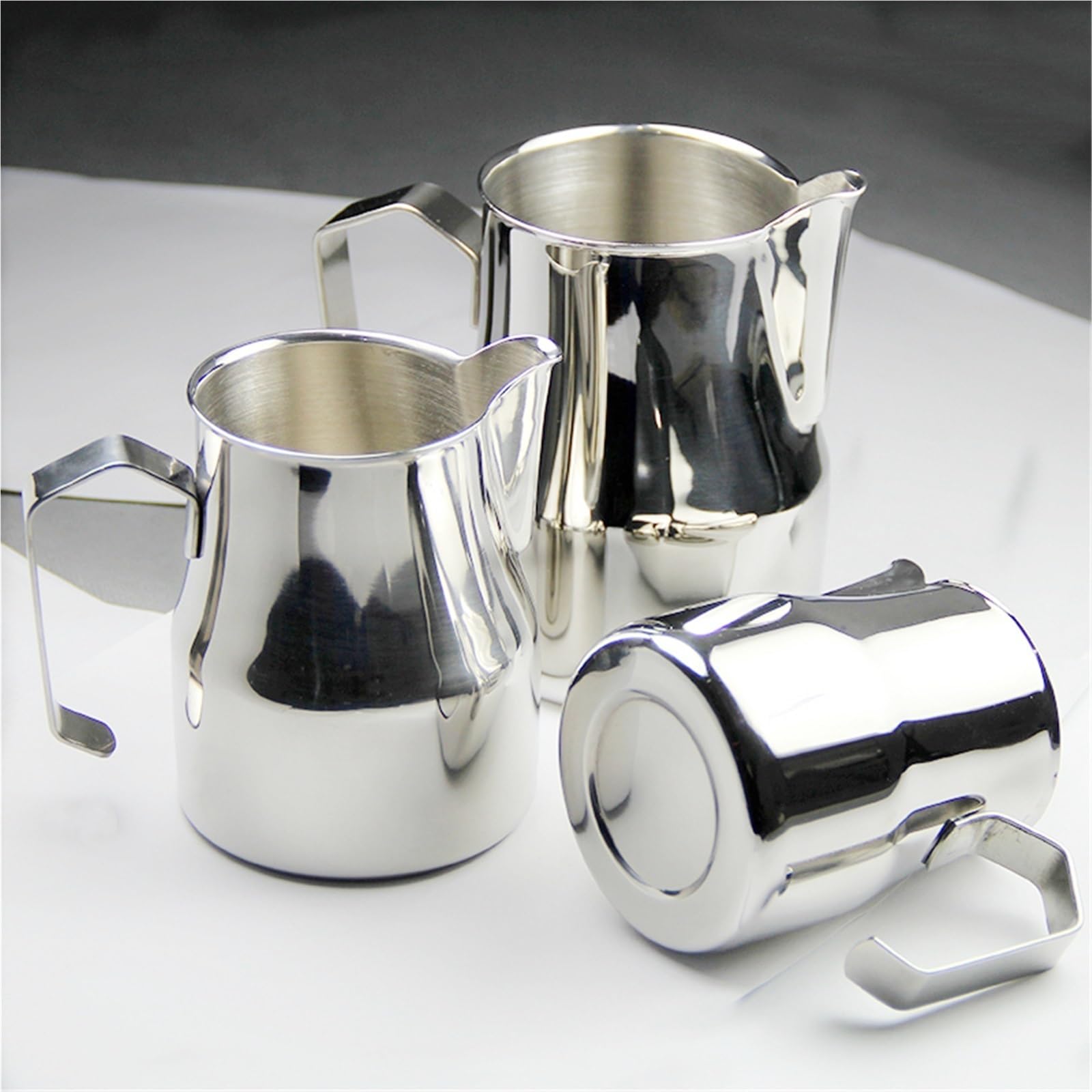 2 Stück Edelstahl-Milchaufschäumkrug mit langem, abgerundetem Auslauf, Latte-Art-Krug, Milchkännchen, Milchaufschäumer, Barista-Milchdampfkrug(Silver-350ml)