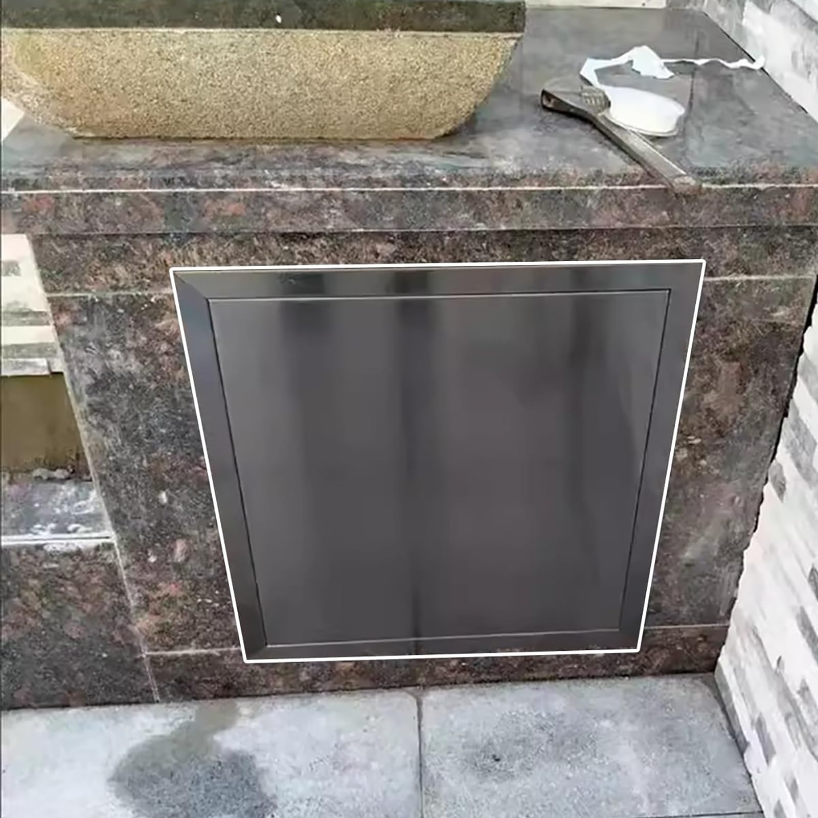 Trappe d'inspection pour salle de bain : porte d'accès murale en acier