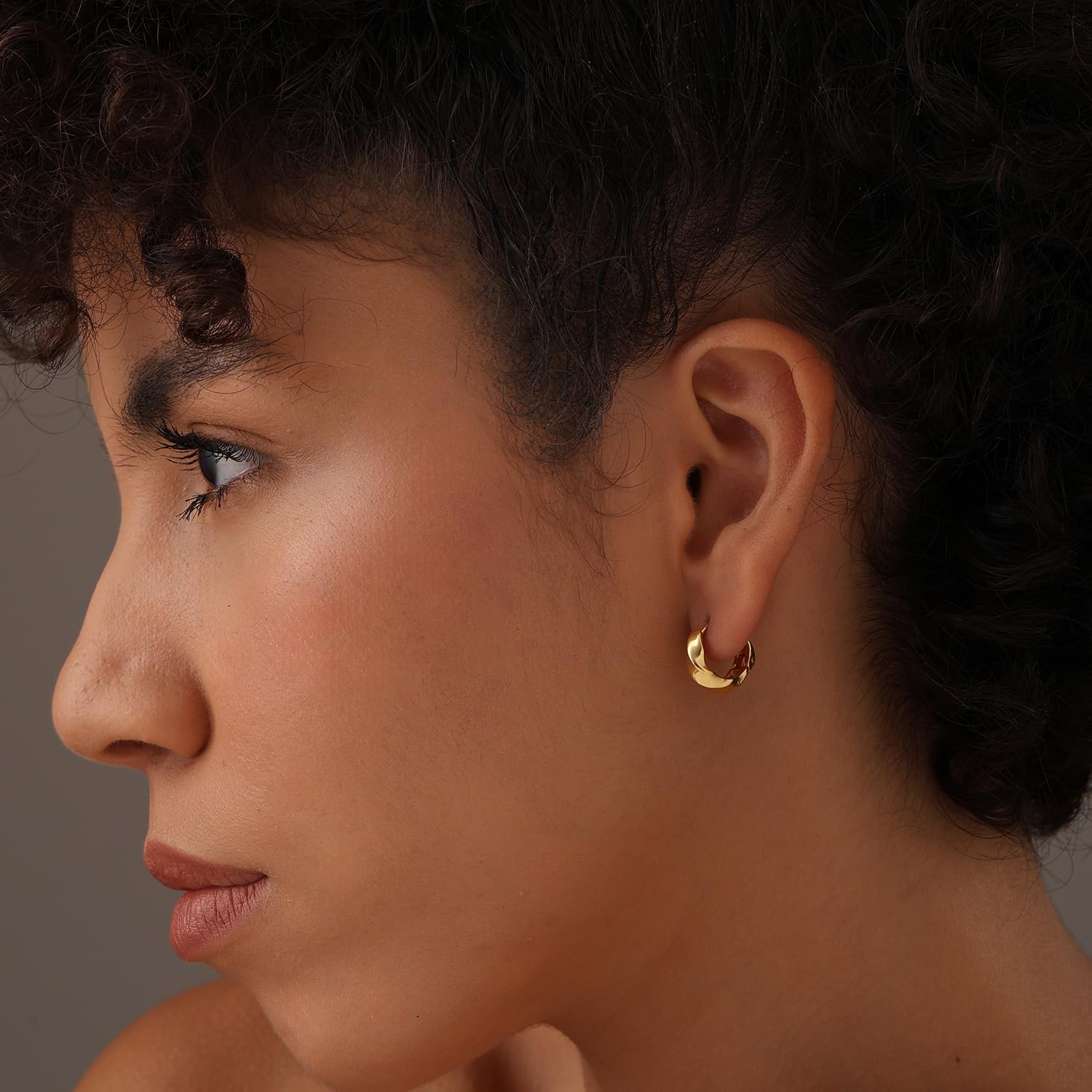 LeCalla 925 Sterling Silver Huggie Earring Hoops for Men Women & Teens | Small Round Chunky Huggie Hoop Earrings